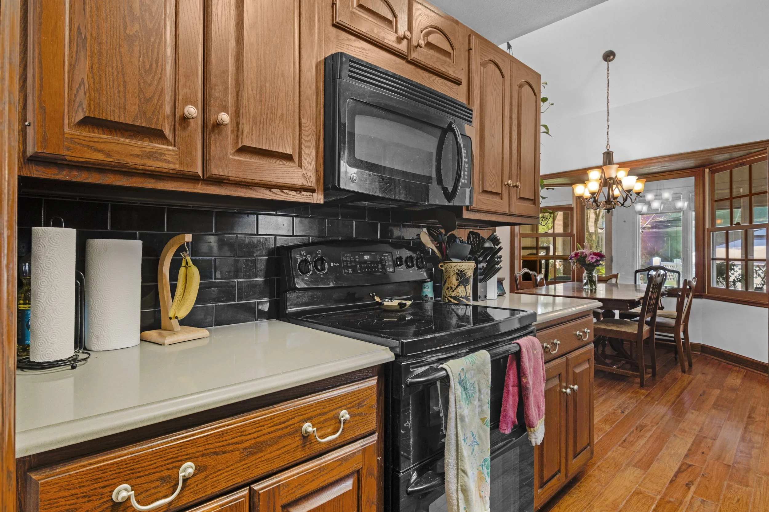 10 Kitchen.jpg