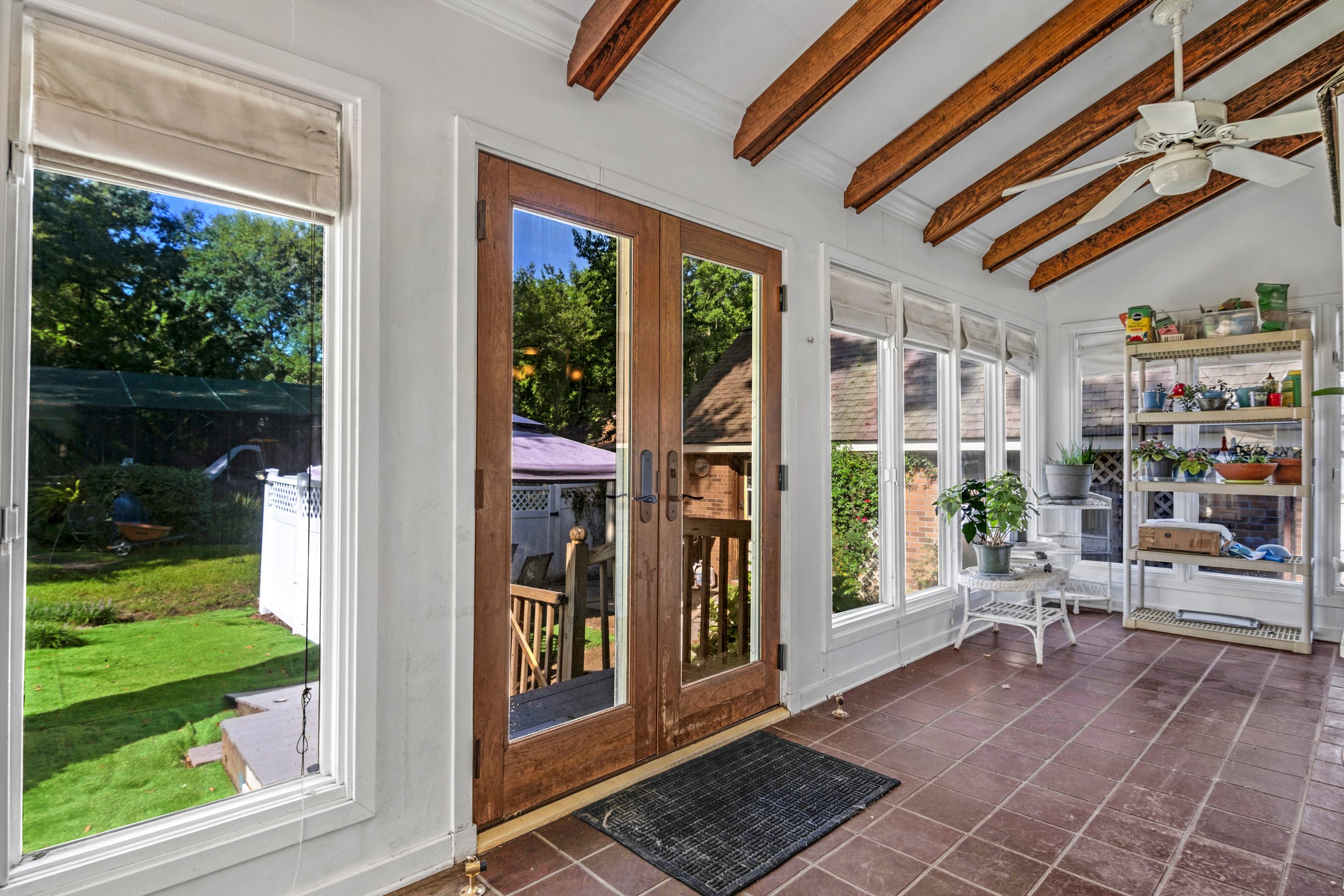 12 Sunroom.jpg