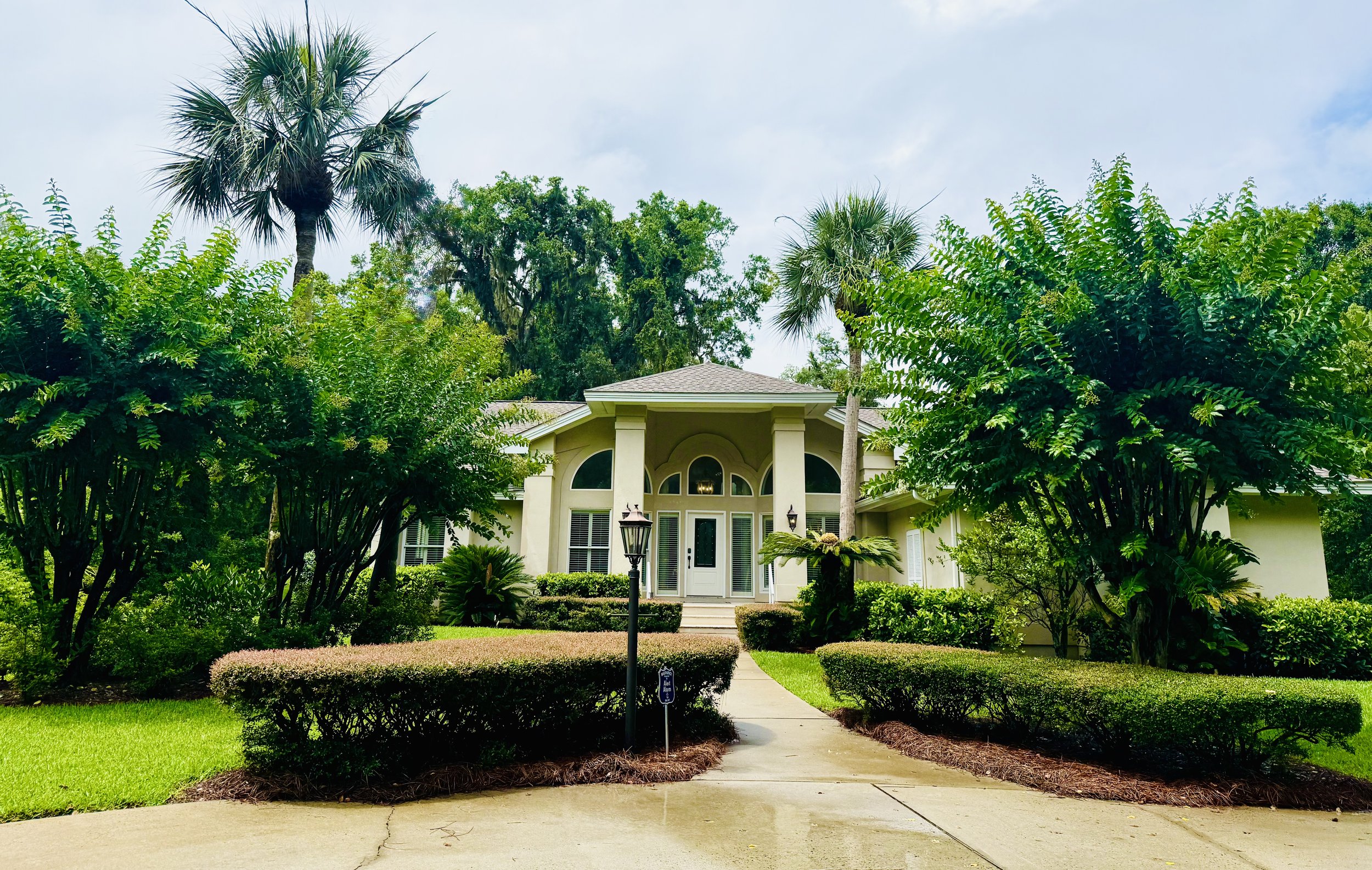 04_Exterior Front Entry.jpg