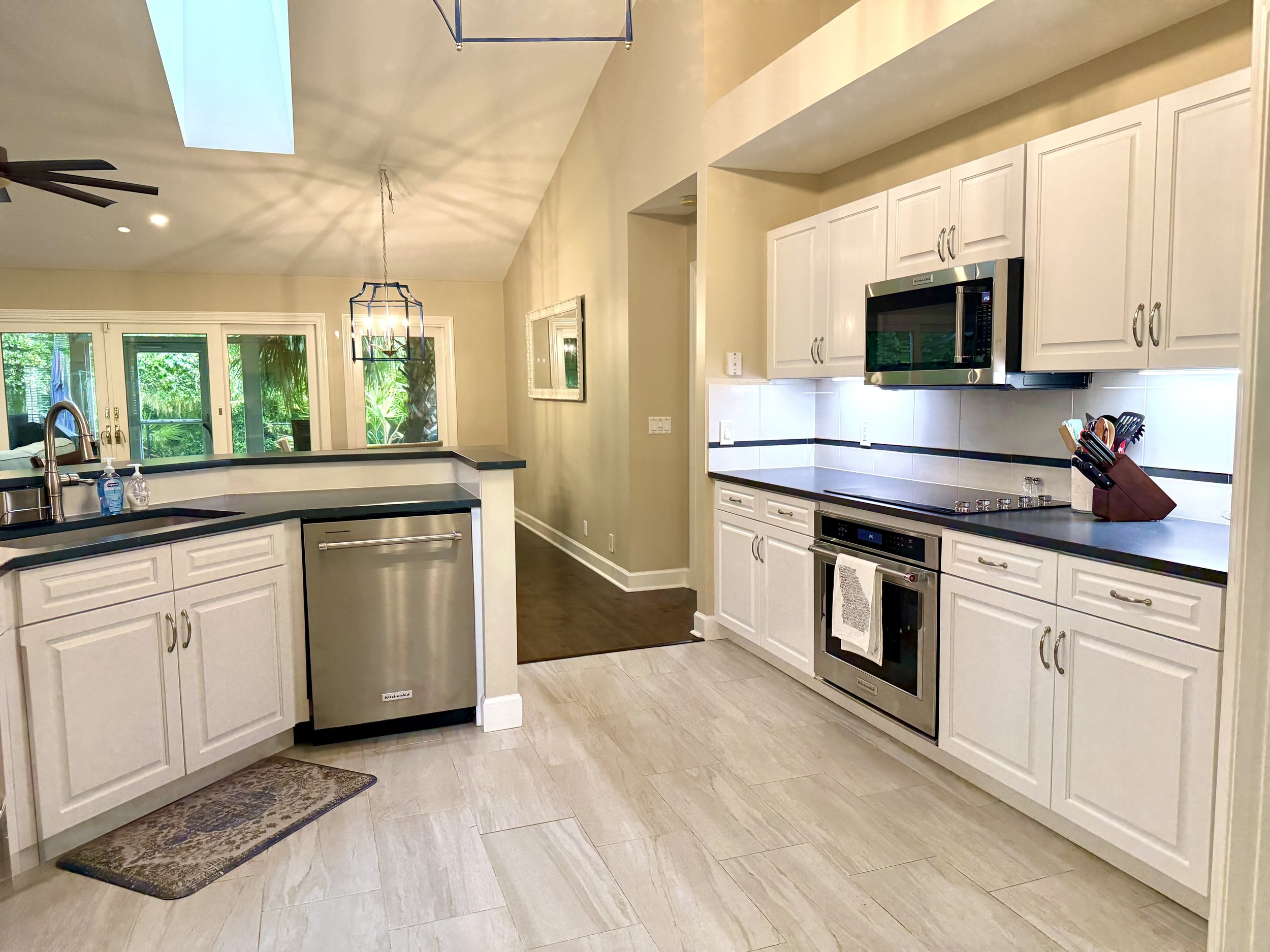 32_Kitchen.jpg