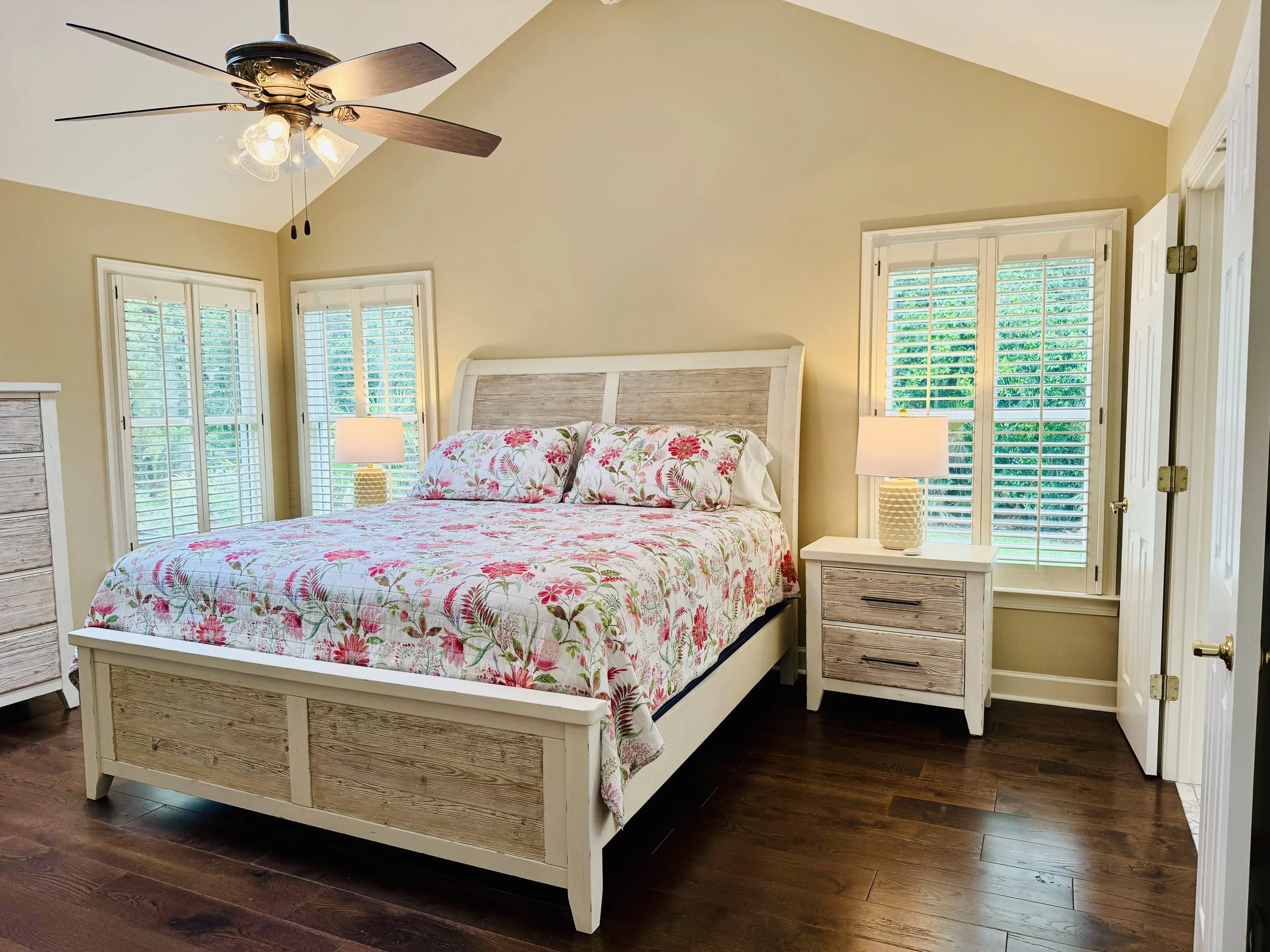 38_Master Bed Room.jpg