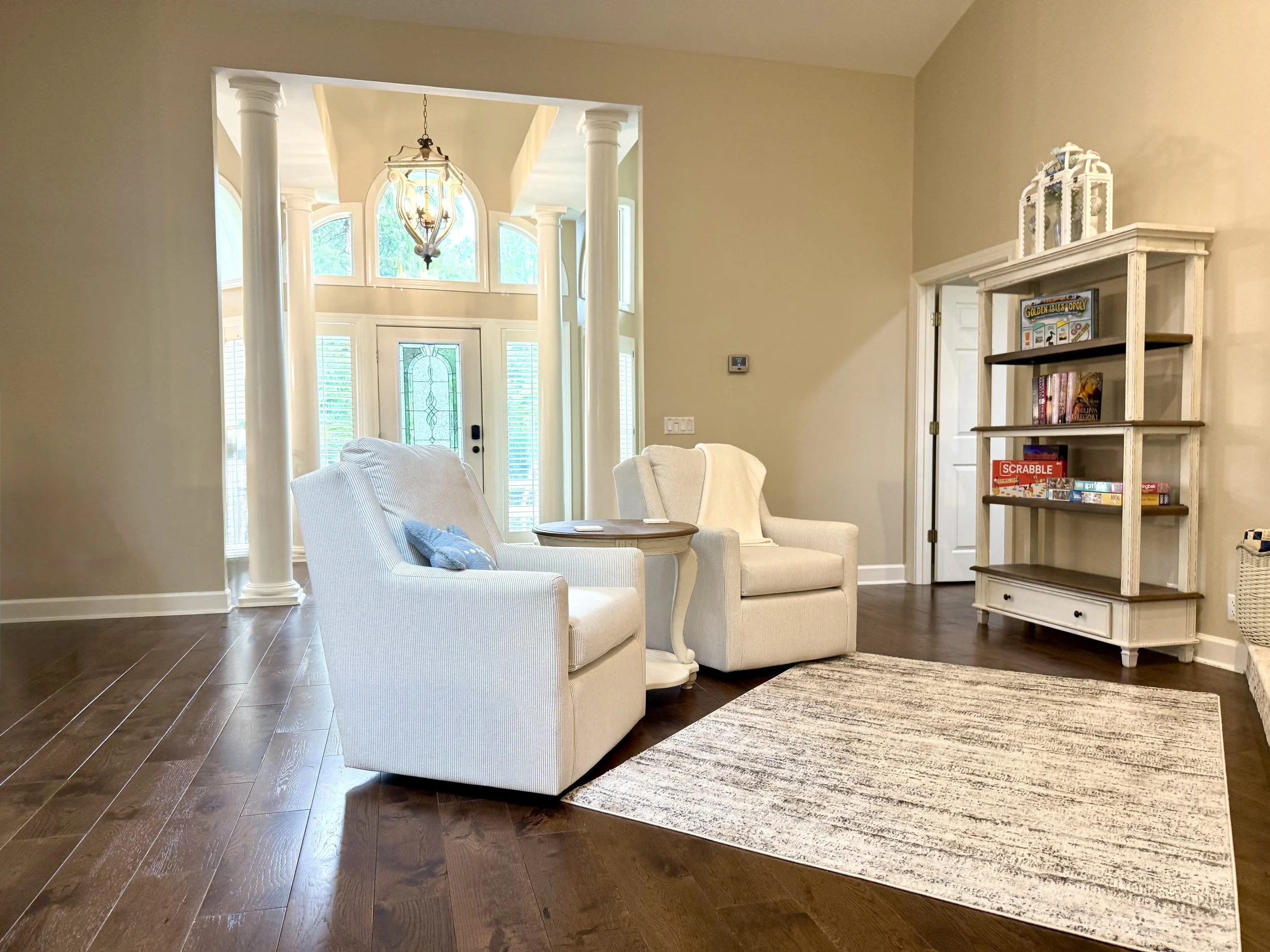 20_Great Room Sitting Area.jpg