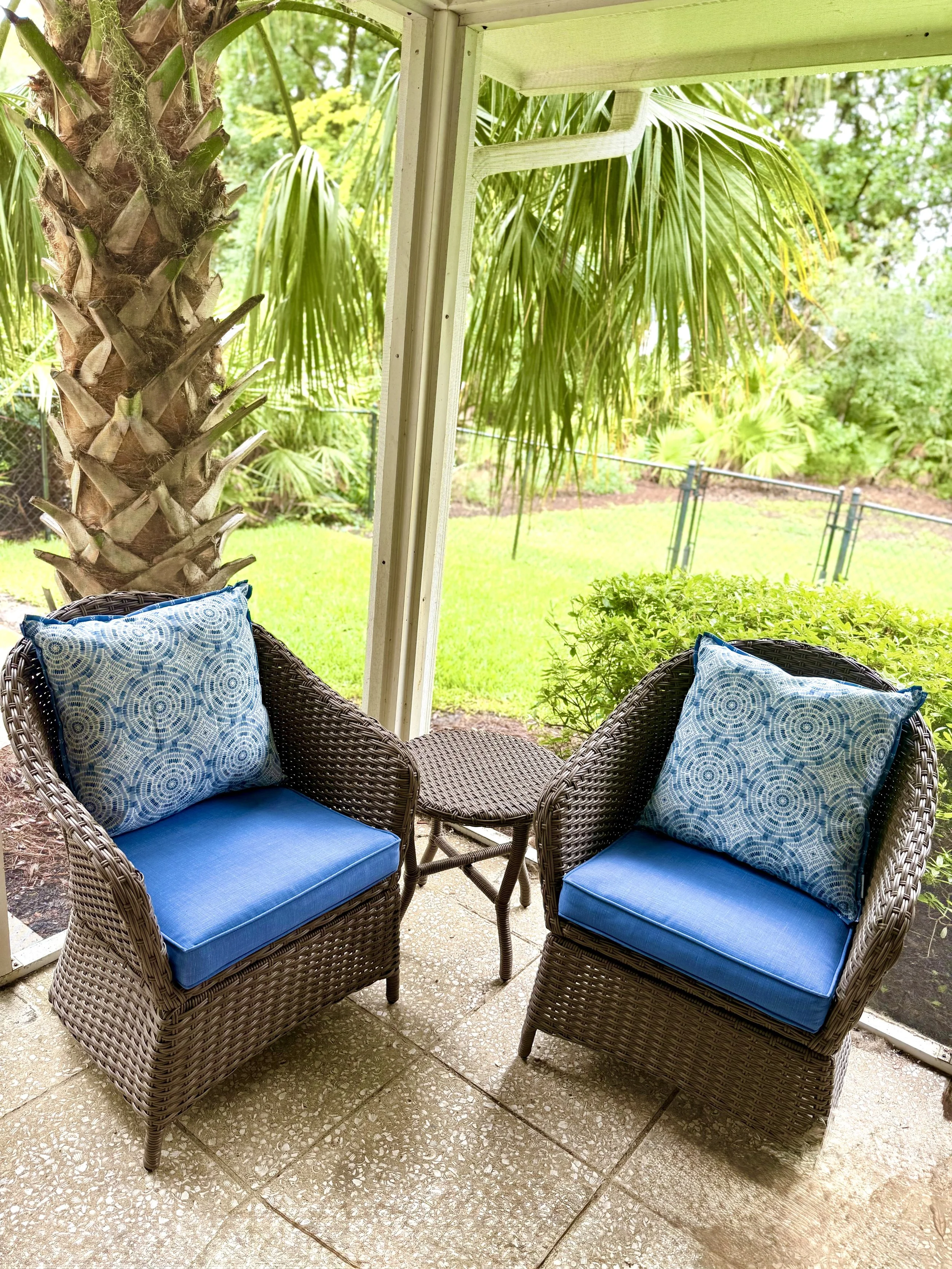 74_Screen Porch Sitting Area.jpg