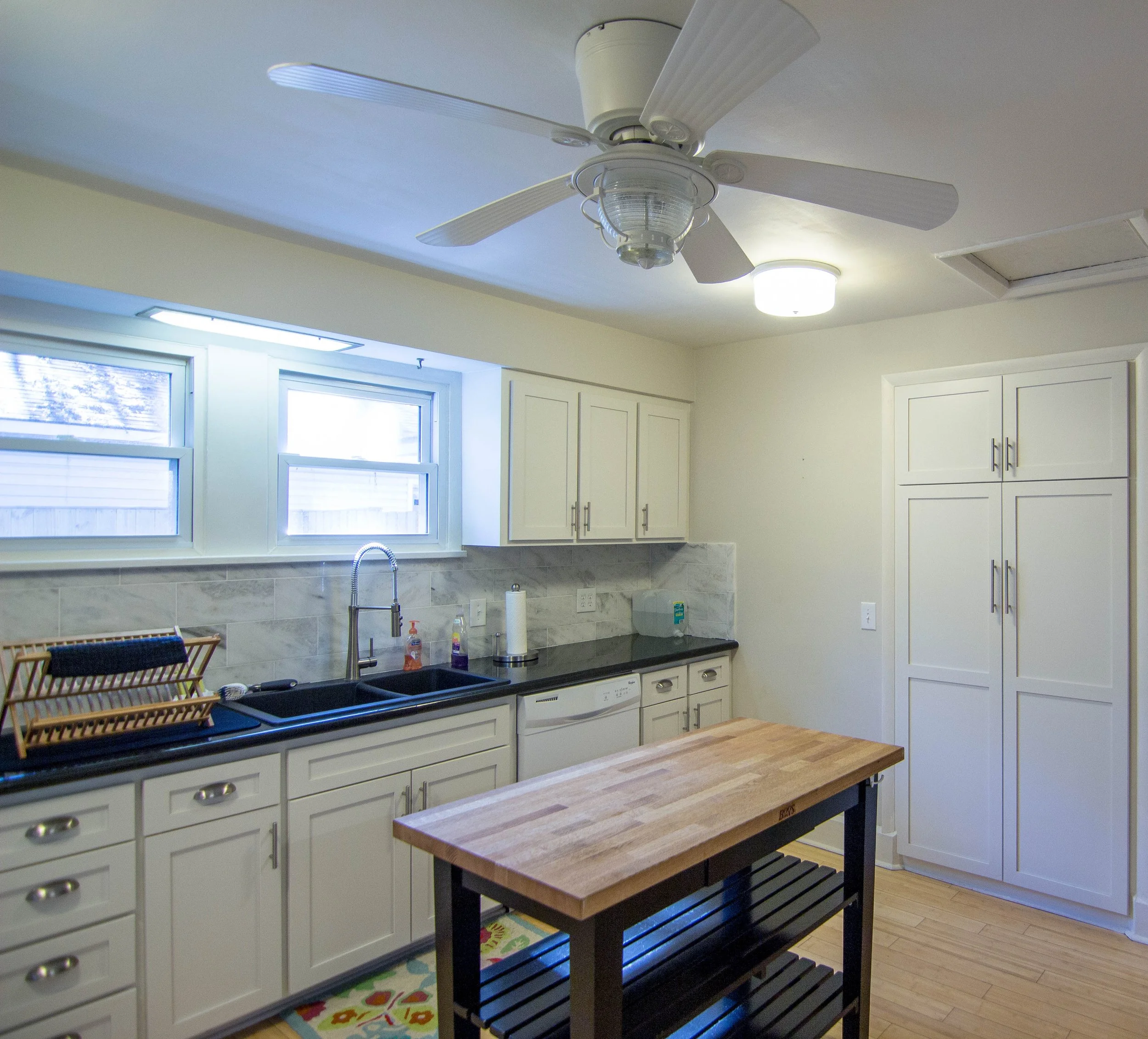 35 Kitchen.jpg