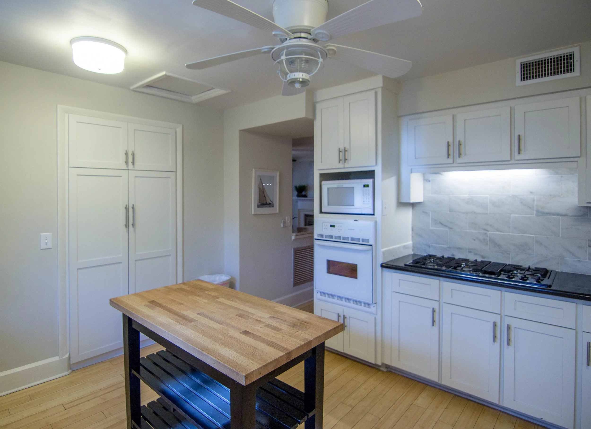 34 Kitchen.jpg