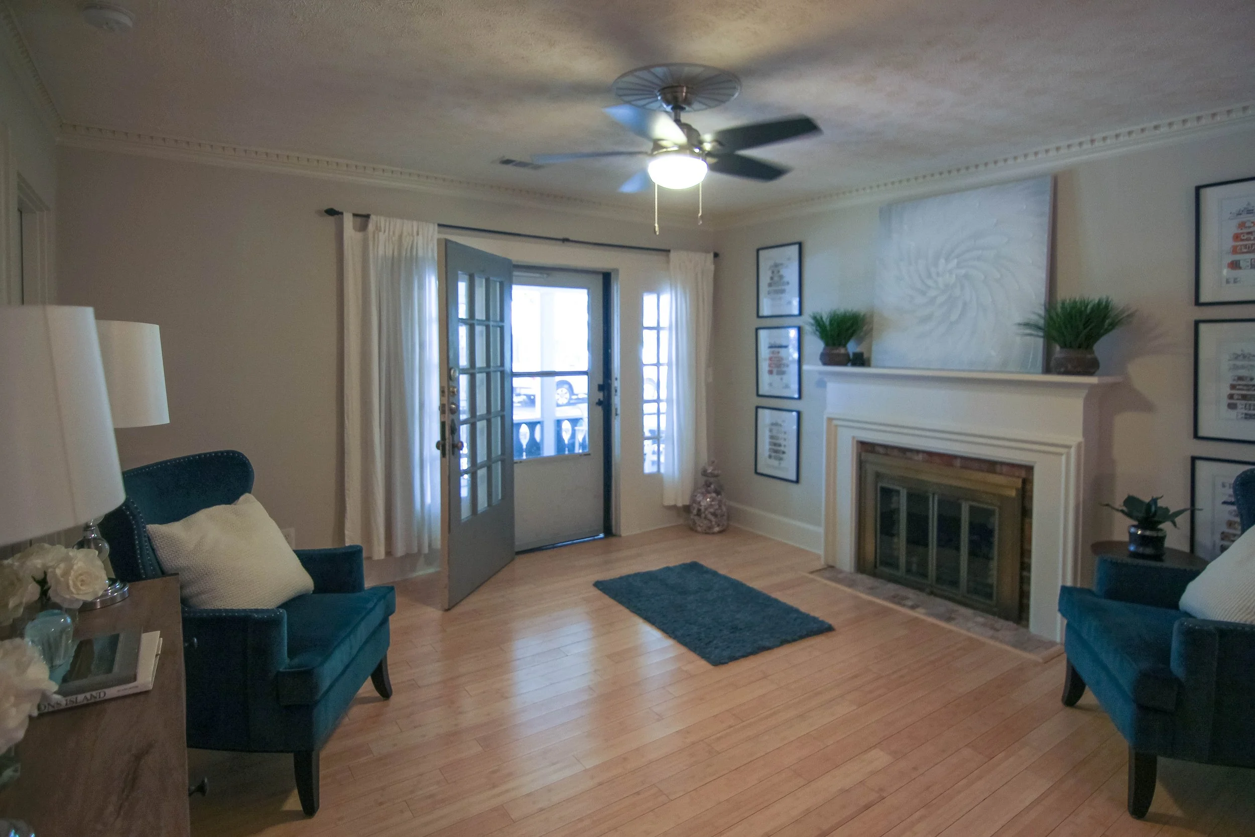 07 Front Foyer.jpg