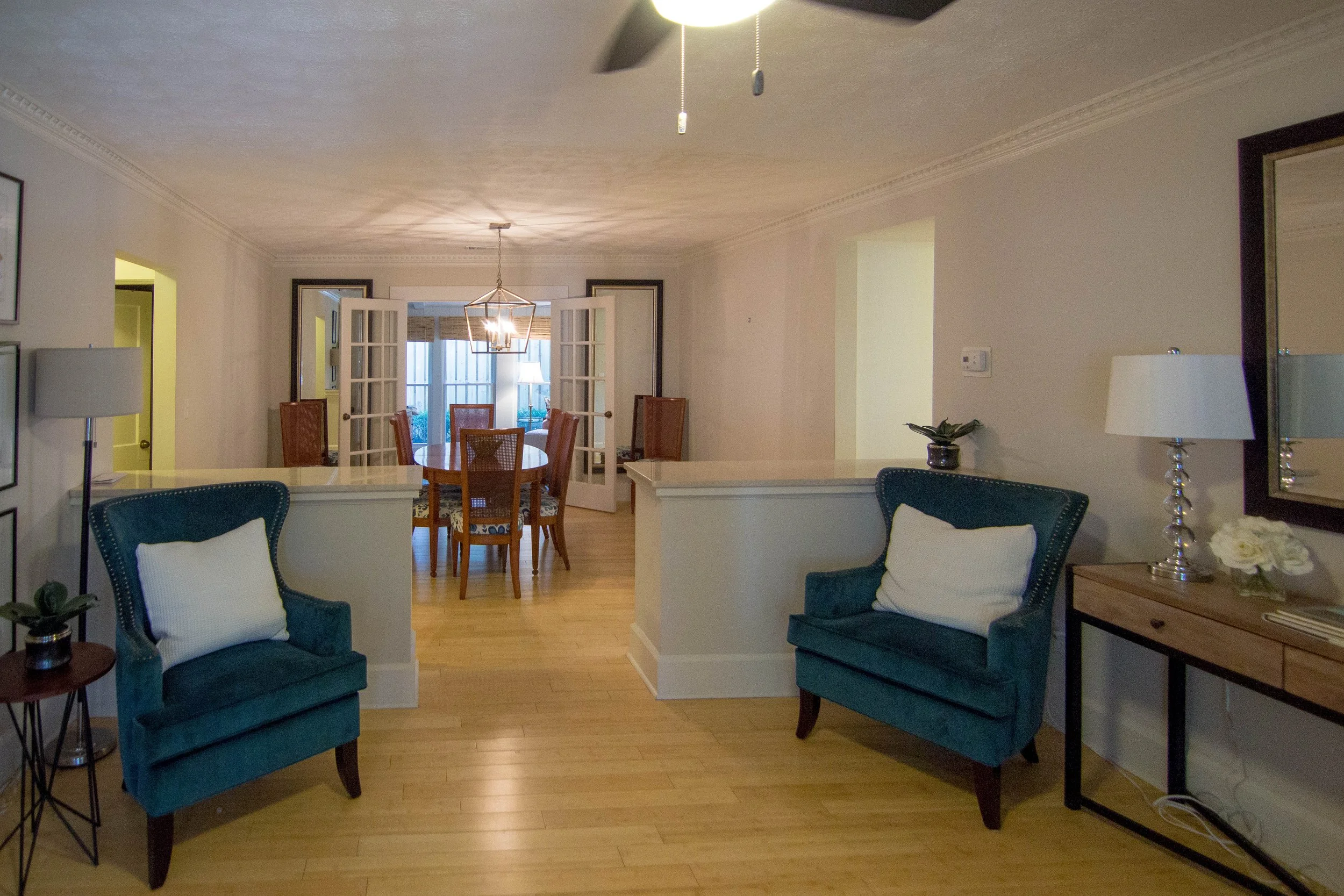 08 Front Foyer.jpg
