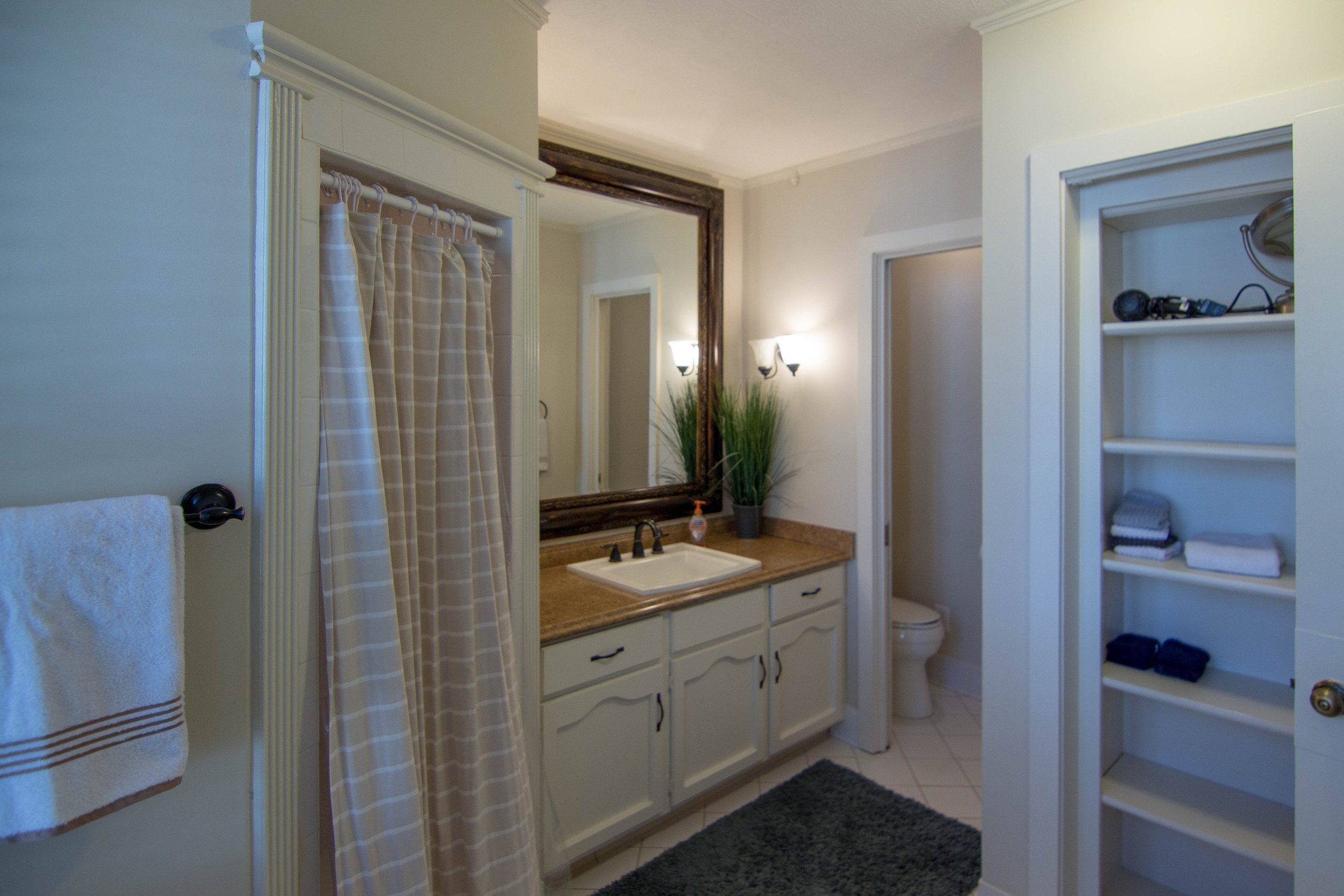 15 Master Bath.jpg