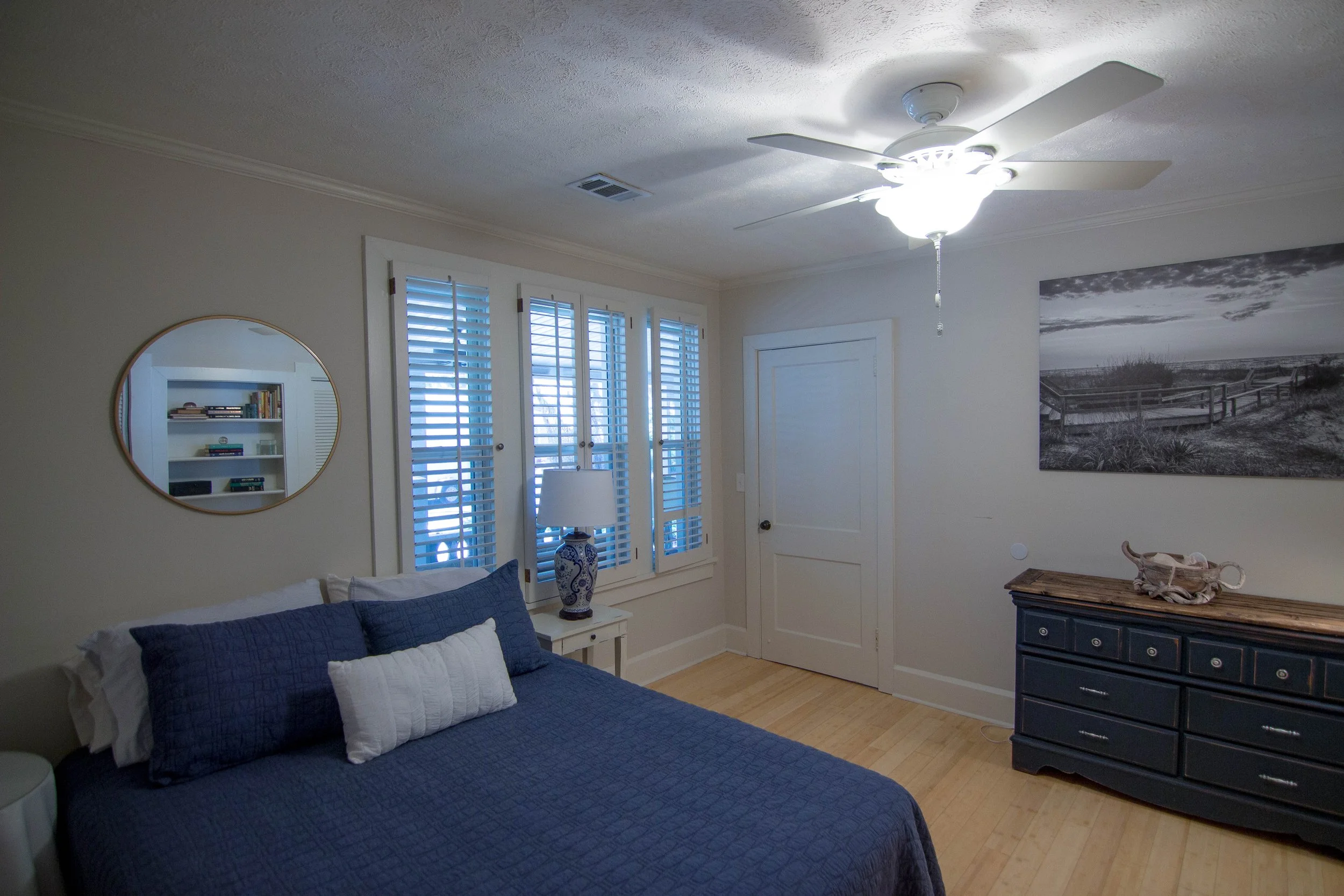 18 Bedroom.jpg