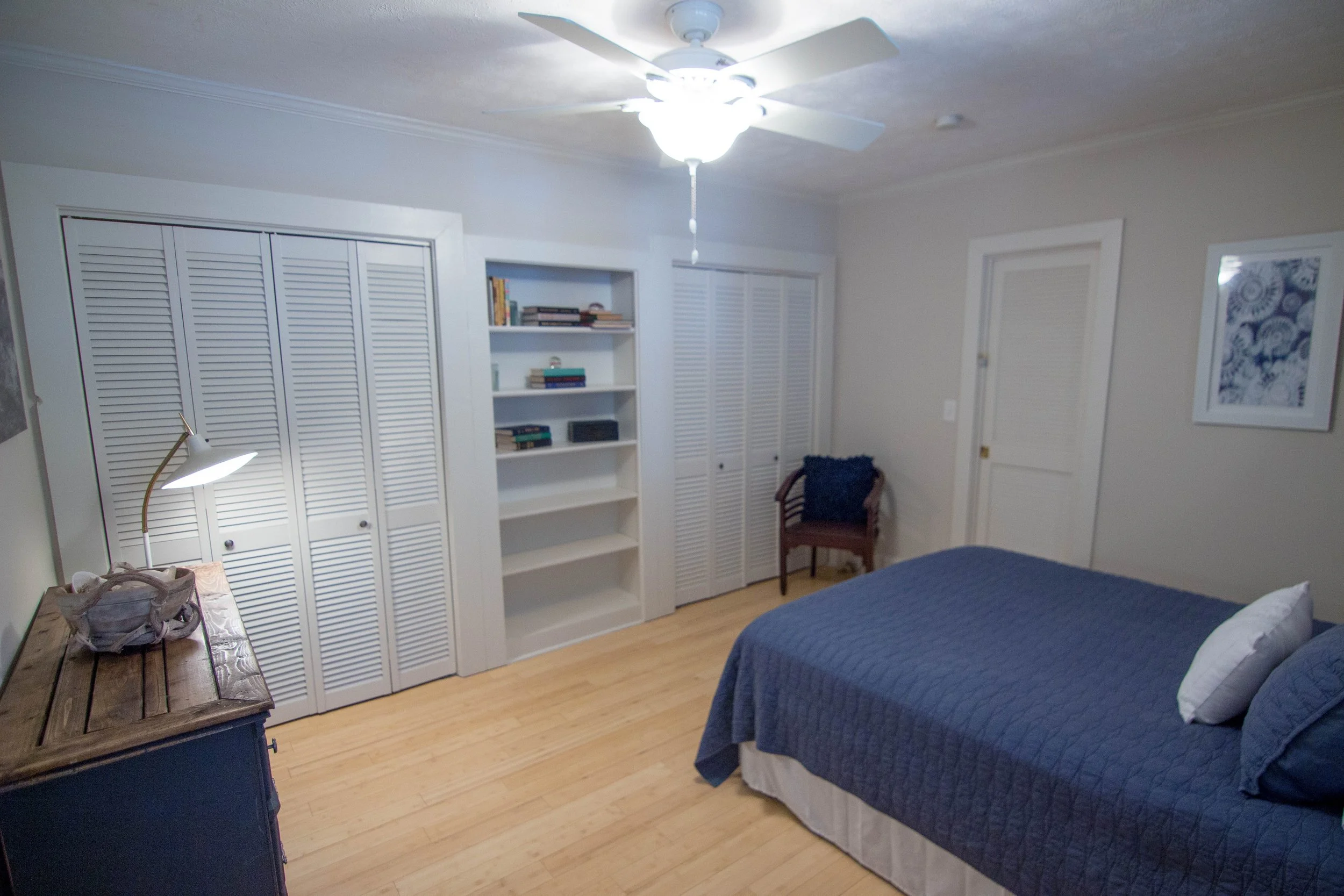 20 Bedroom.jpg