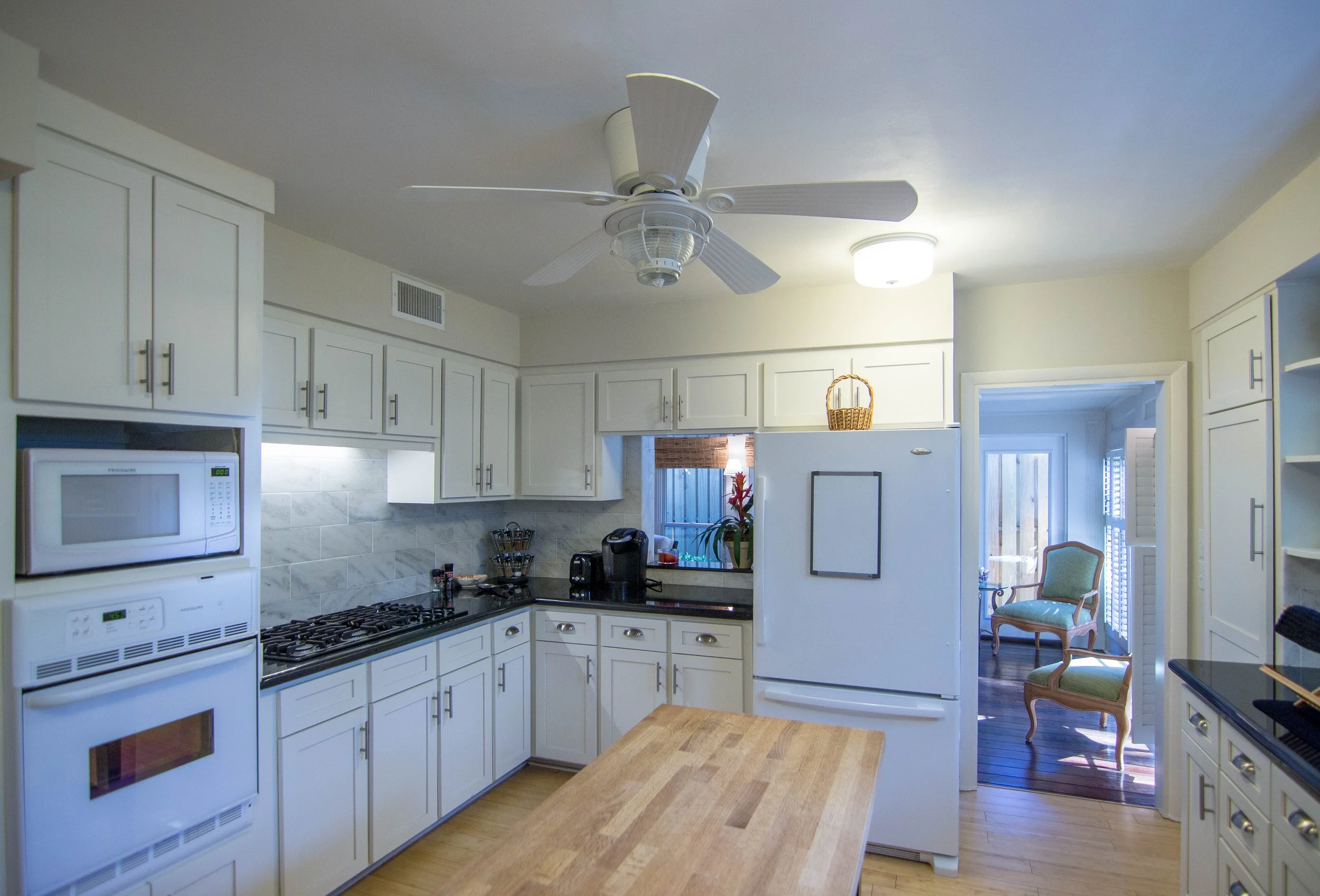 33 Kitchen.jpg