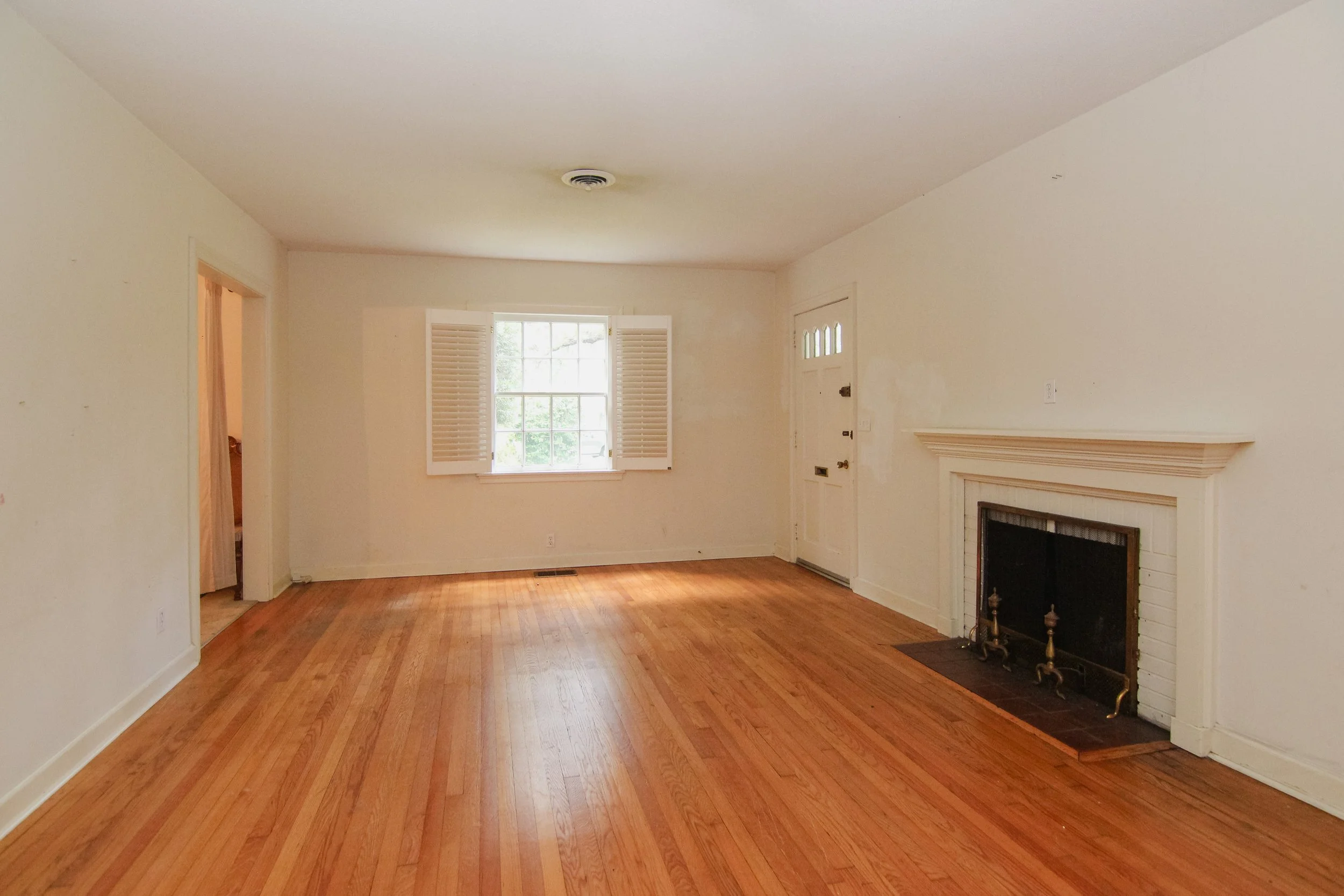 09 Living Room.jpg