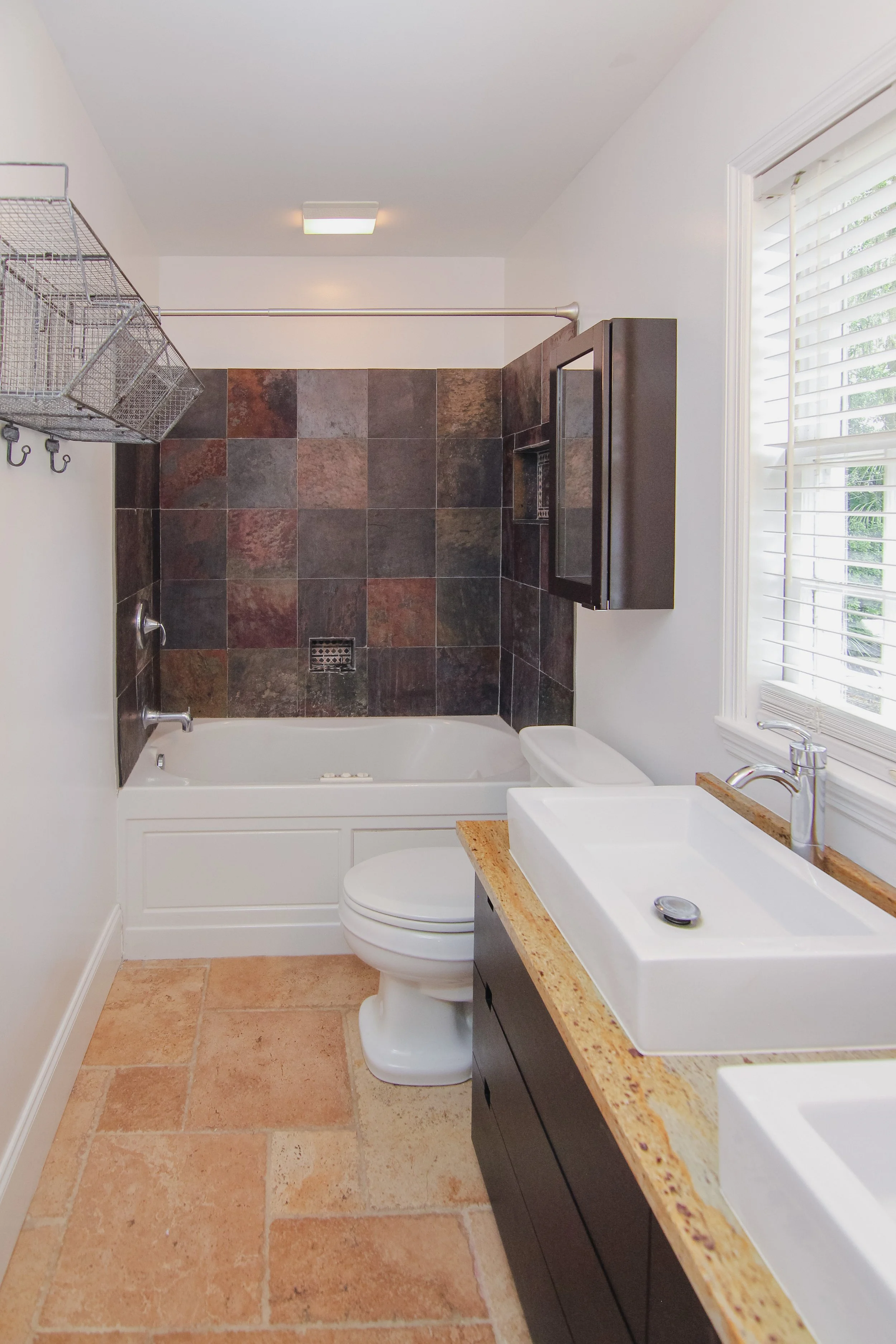 37 Bathroom.jpg