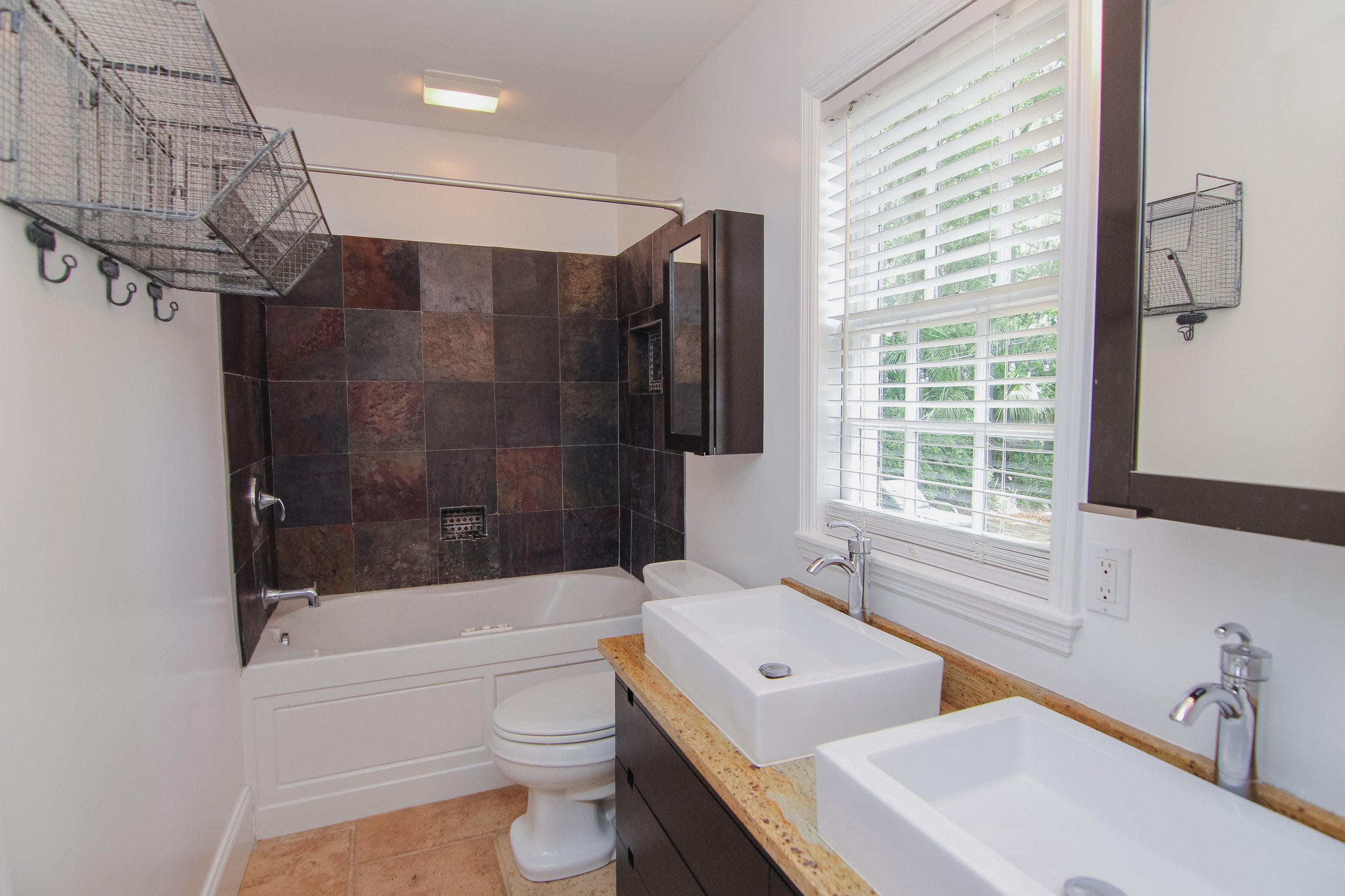 38 Bathroom.jpg