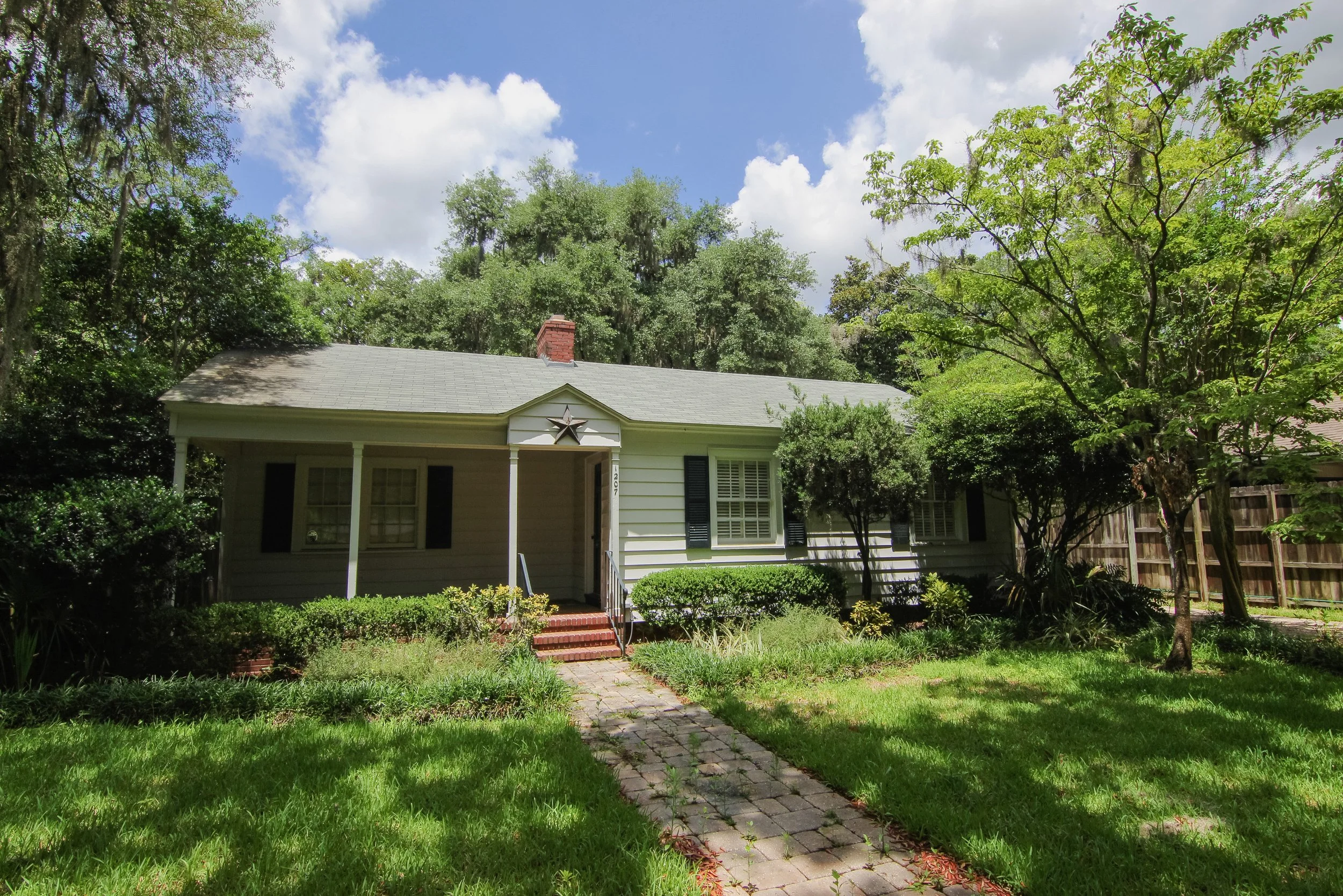 07 Front House.jpg