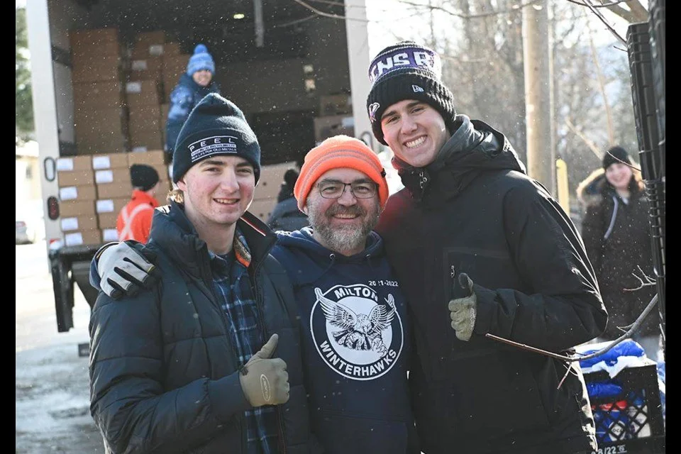 2025christmashampers-08.jpg