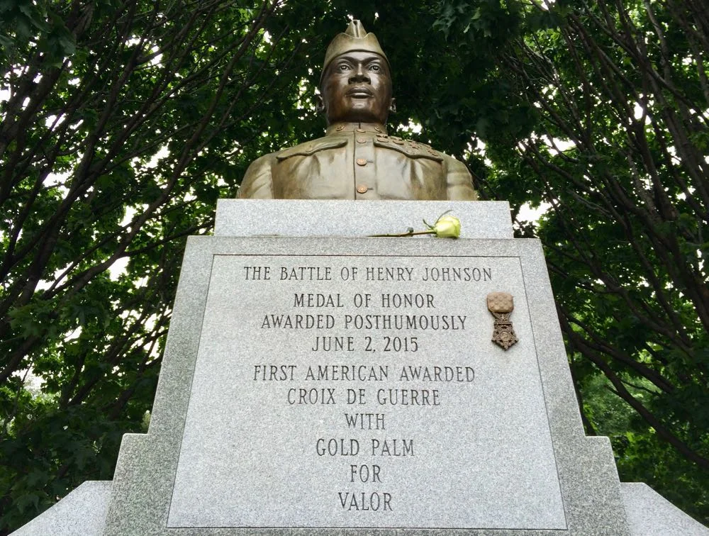 Albany_Washington_Park_Henry_Johnson_memorial.jpg