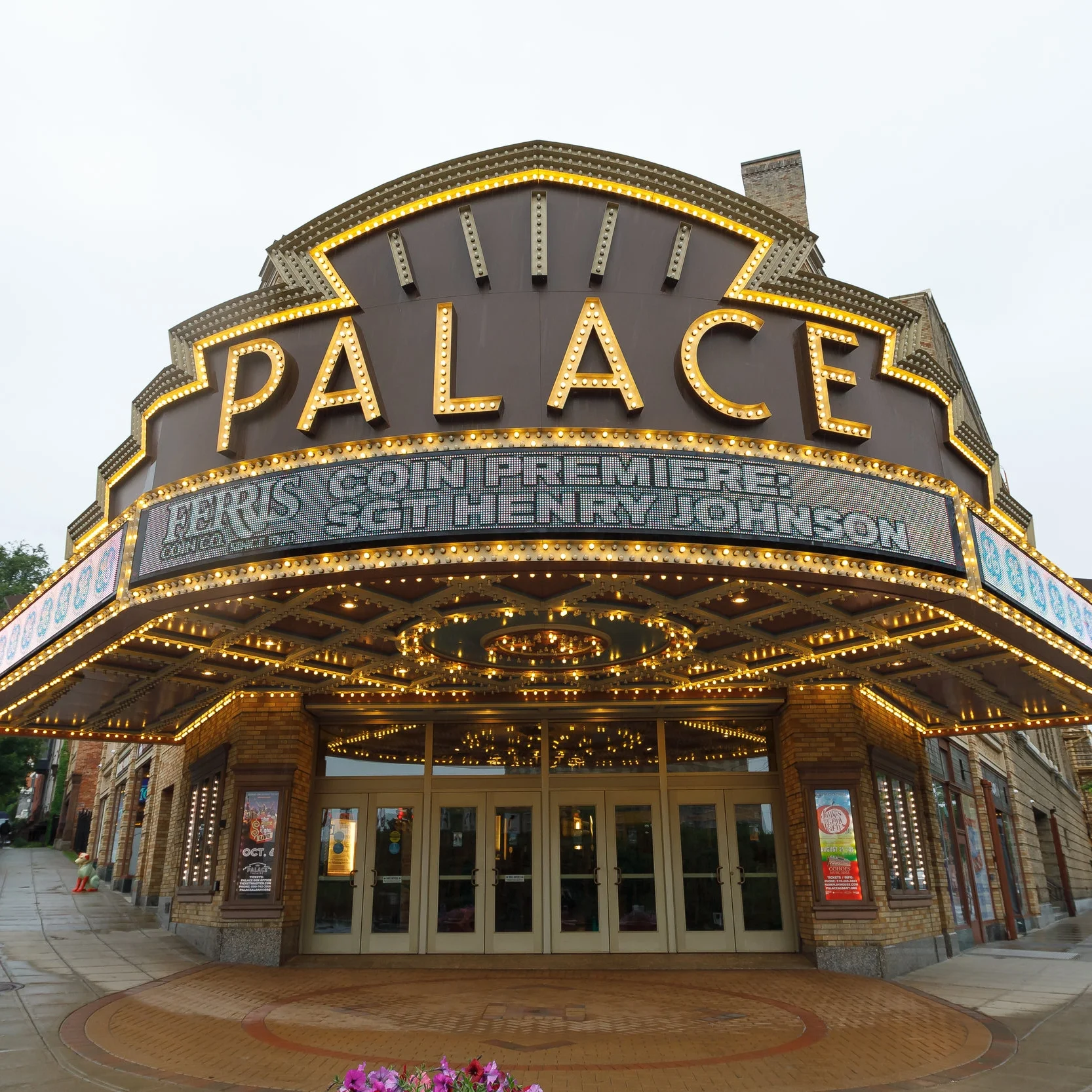 Premiere-01-PalaceMarquee.jpg