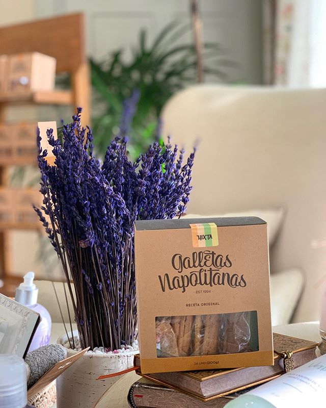 Si quieres probar nuestros diferentes sabores, pasa por @lasavonnerierd Santiago! Tambi&eacute;n tenemos nuestras tradicional 😃 Nos cuenta que tal 😍🥳✨🙌🏻 #LasNapolitanas #GalletasNapolitanas