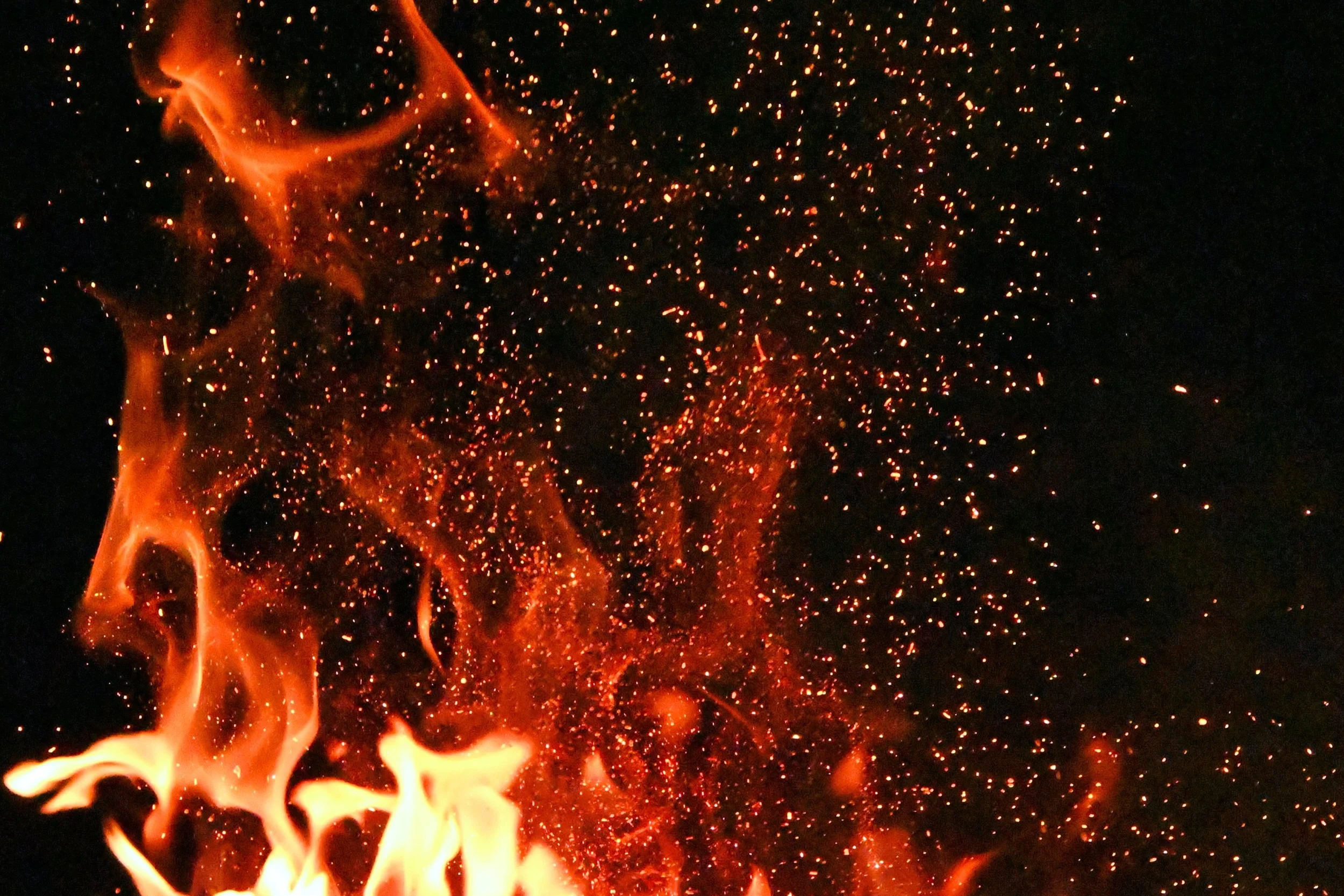 blaze-bonfire-burn-1558916.jpg