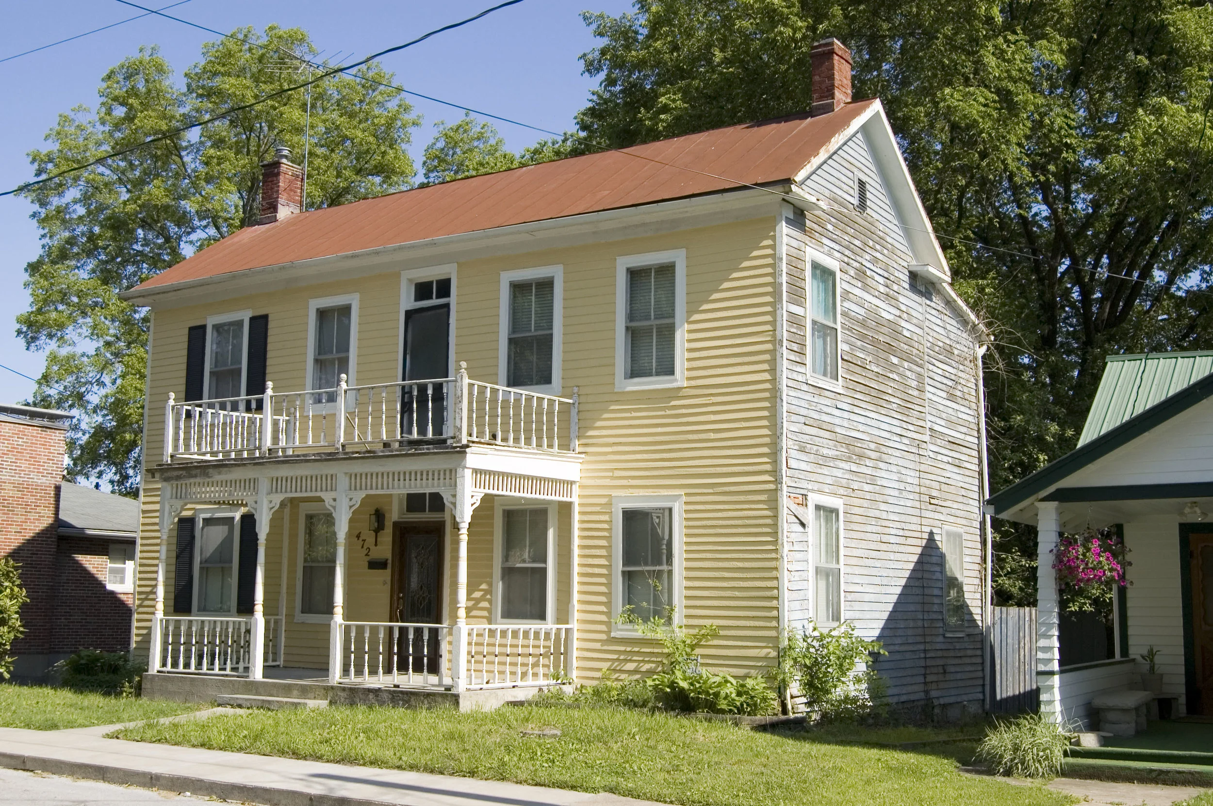 Three-Quarter_View_of_a_House_in_Ste_Genevieve_MO.jpg