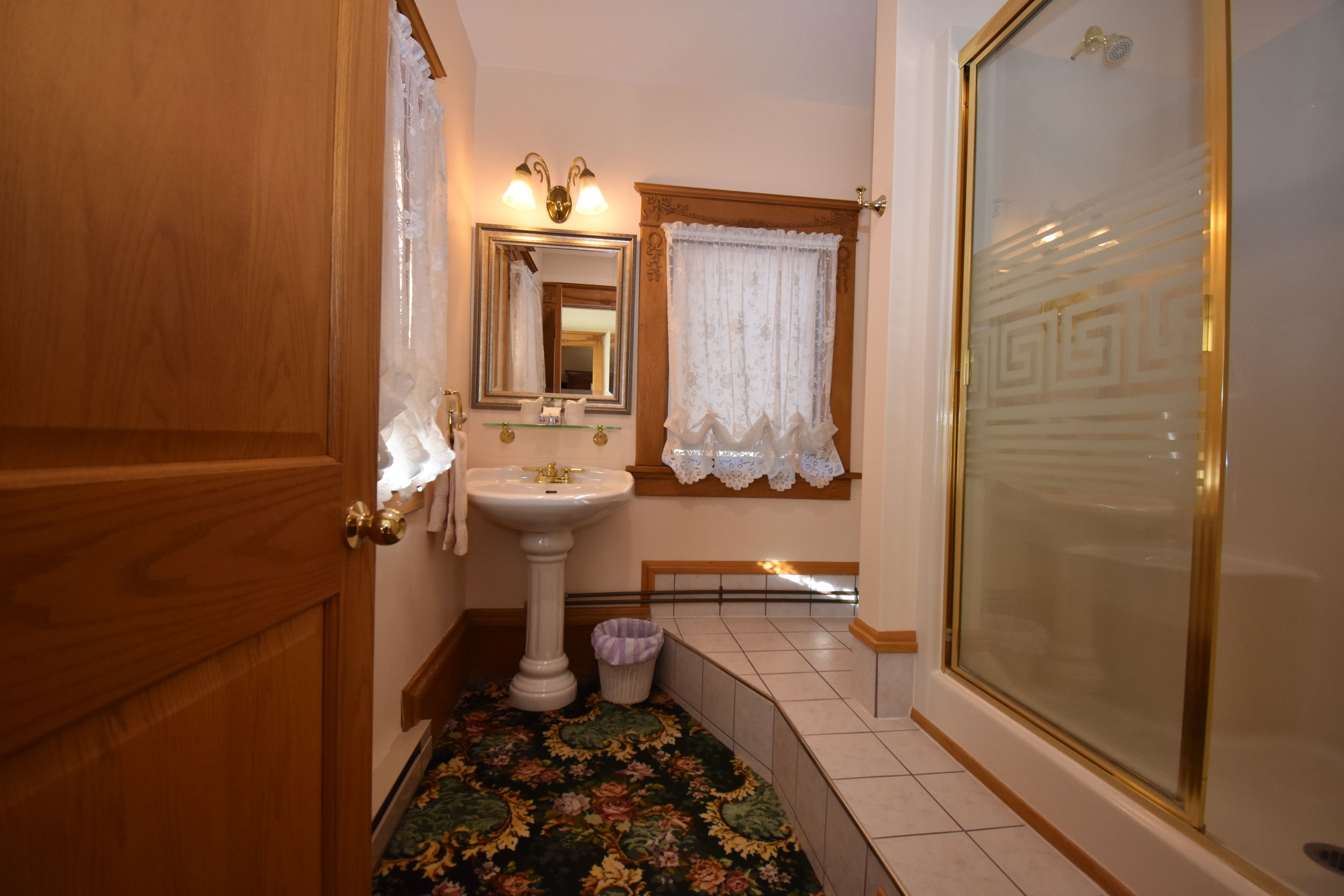 Bathroom with 2 person shower