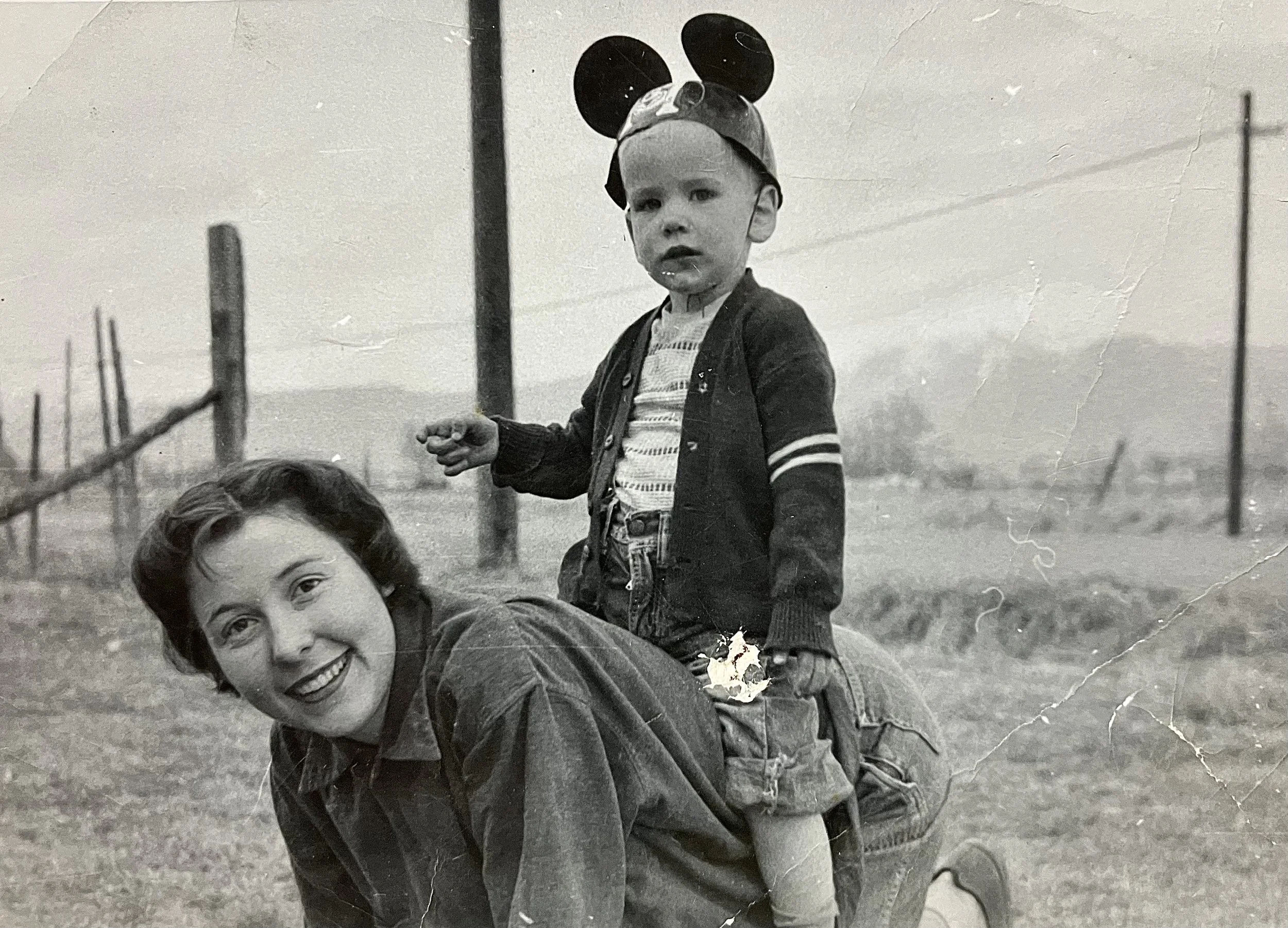 Shaun getting a ride. Granger countryside