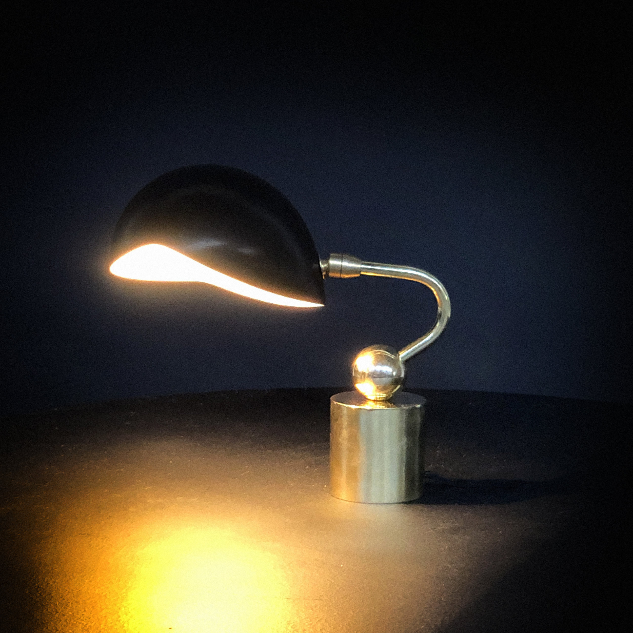 PETITE BRASS BASE DESK LAMP (1).JPG