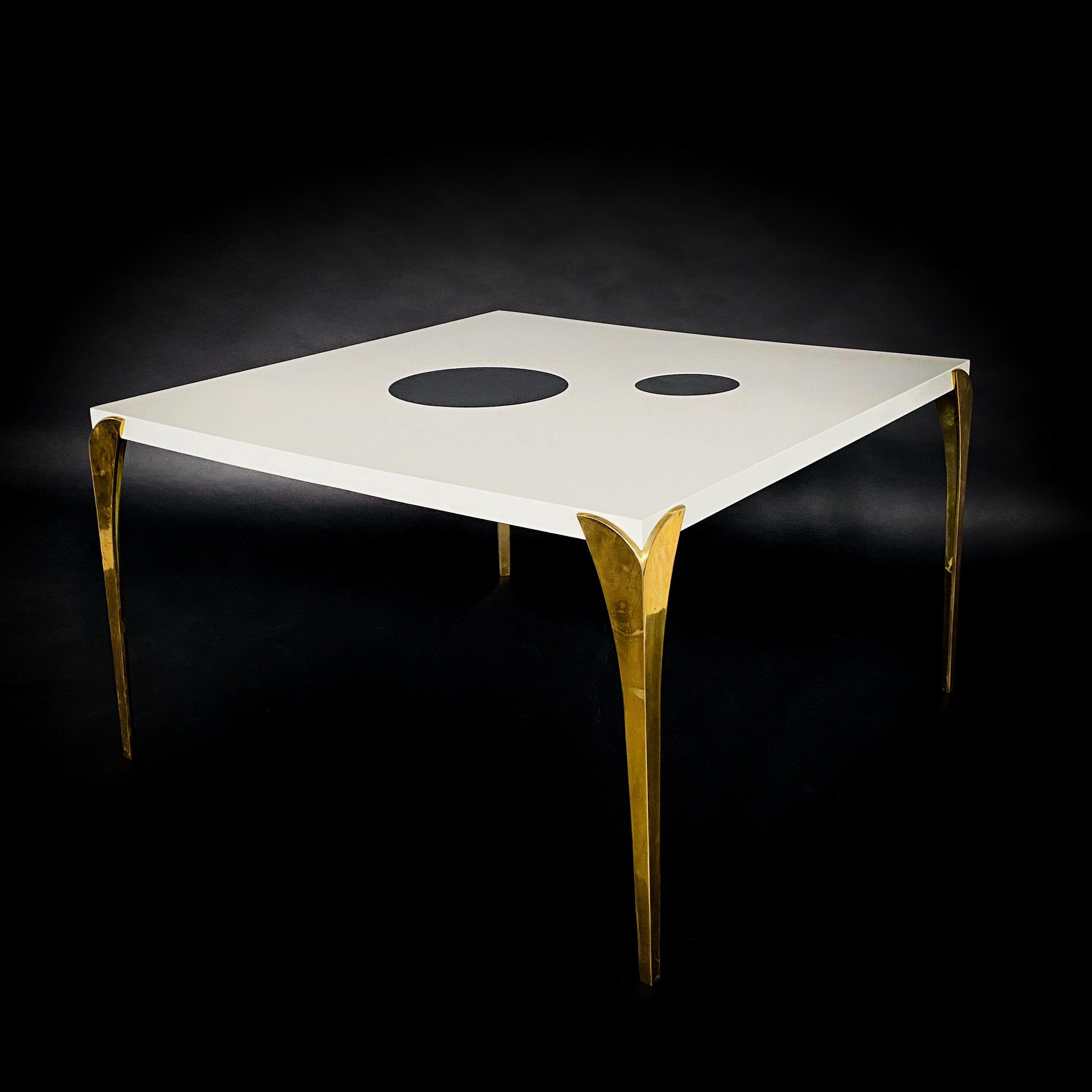 DADA TABLE