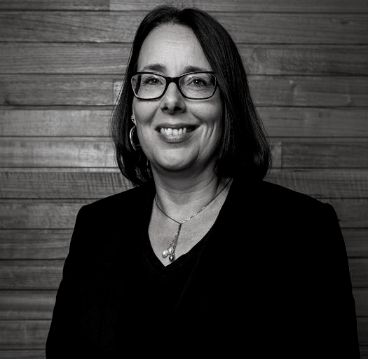 Darla Hatton MacDonald Associate Professor Darla Hatton MacDonald has over 100 publications including 50 journal articles, book chapters, conference papers and project reports. In 2000, she was hired by the CSIRO to work in water and subsequently spent 15 years working on the economics of water trading and other economic instruments for managing the environment. She has extensive experience in research management as the Research Director for the Policy and Economic Research Unit in CSIRO from 2005 to 2009 before returning to research in 2010. 