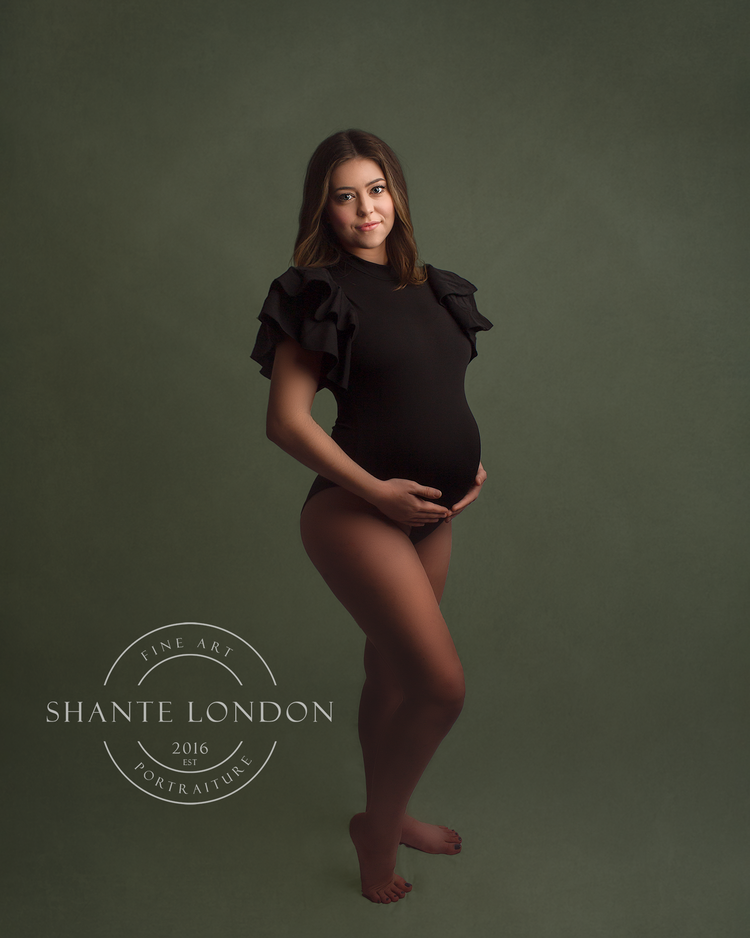 maternity photographer near me.png