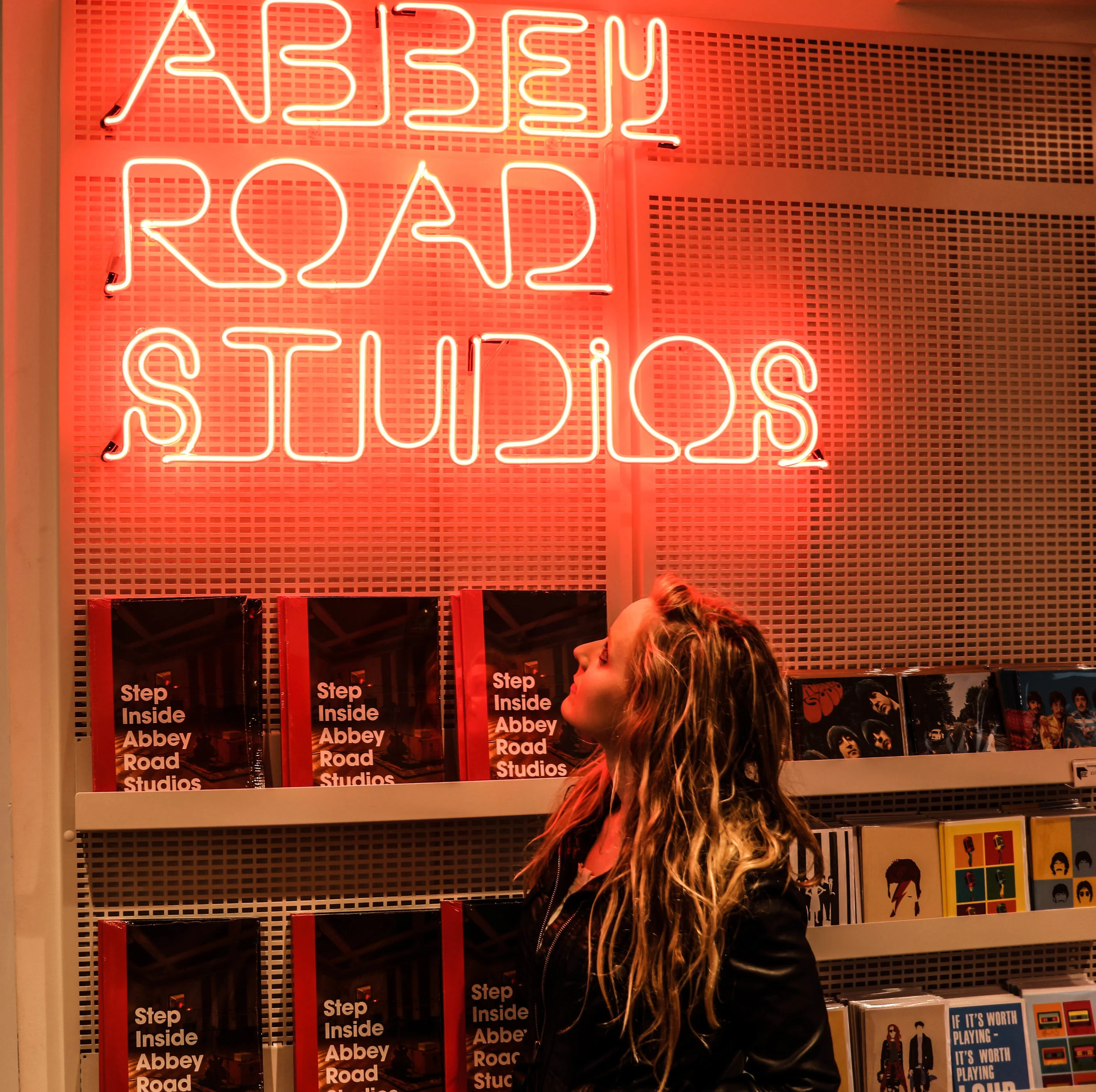 Travel Guide: What I Wore &amp; Things to Do In London, U.K.