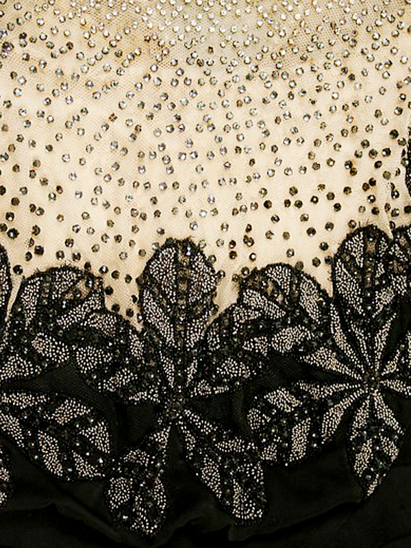 MAISONdeROSSI-be-inspired-blog-bouquets-of-pearls-and-thread-house-of-worth-couture-1911-embroidery.png