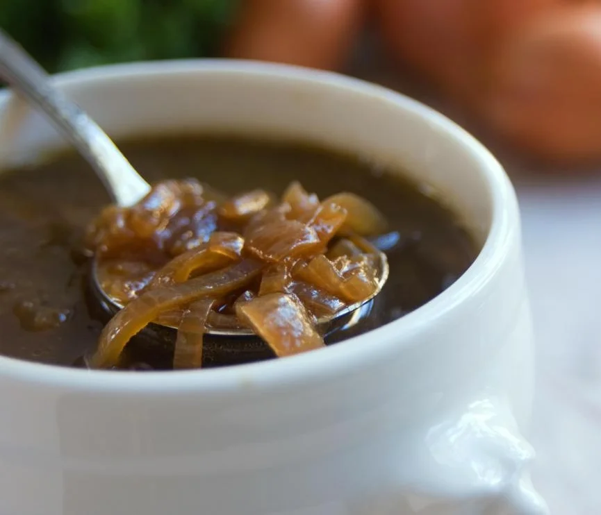 french-onion-soup-in-a-spoon.jpg