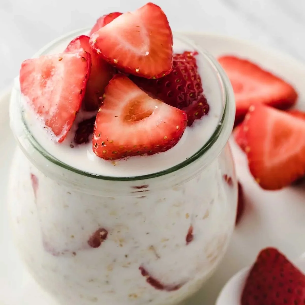 Strawberry-Overnight-Oats_WP-featured.jpg