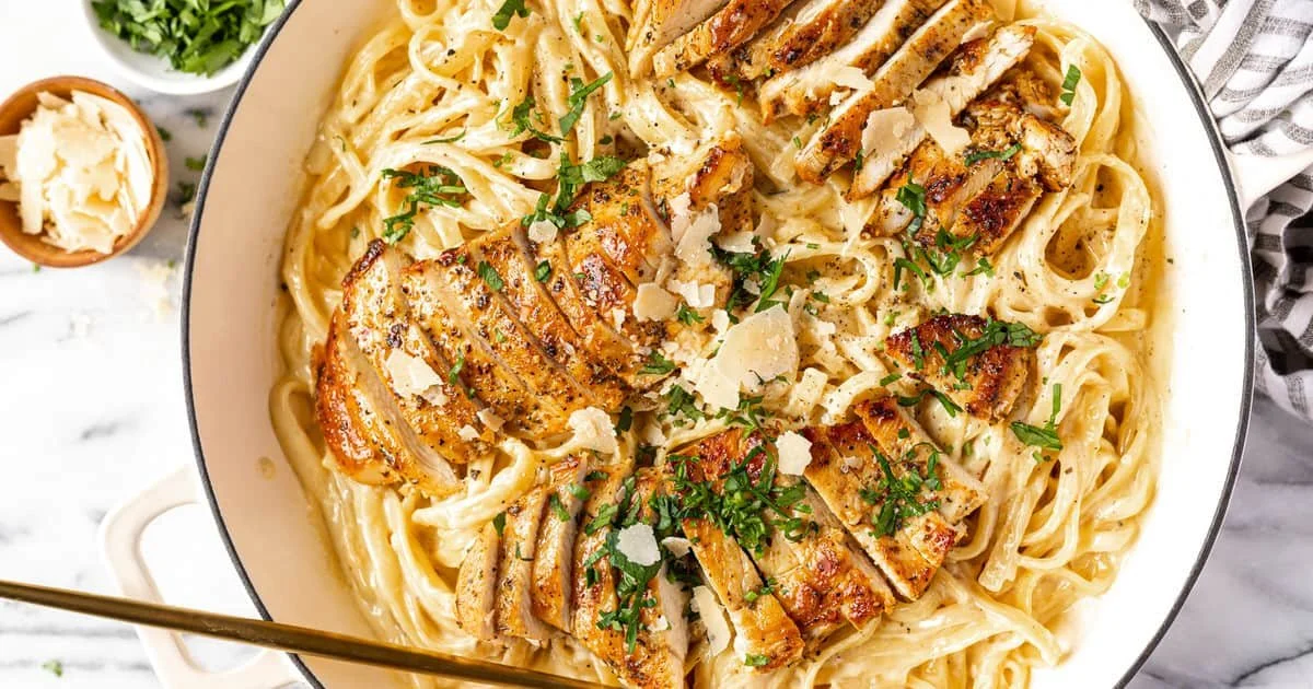 Roasted Chicken Florentine, Garlic Parmesan Cream, Baby Spinach, Fettuccine Pasta