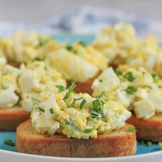 Deviled-Egg-Crostini_vertical-Hip-Foodie-Mom.jpg