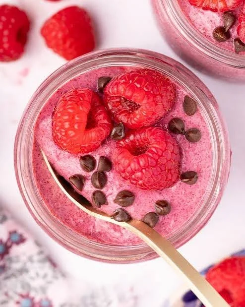 Raspberry Chia Overnight Oats with Dark Chocolate Chips