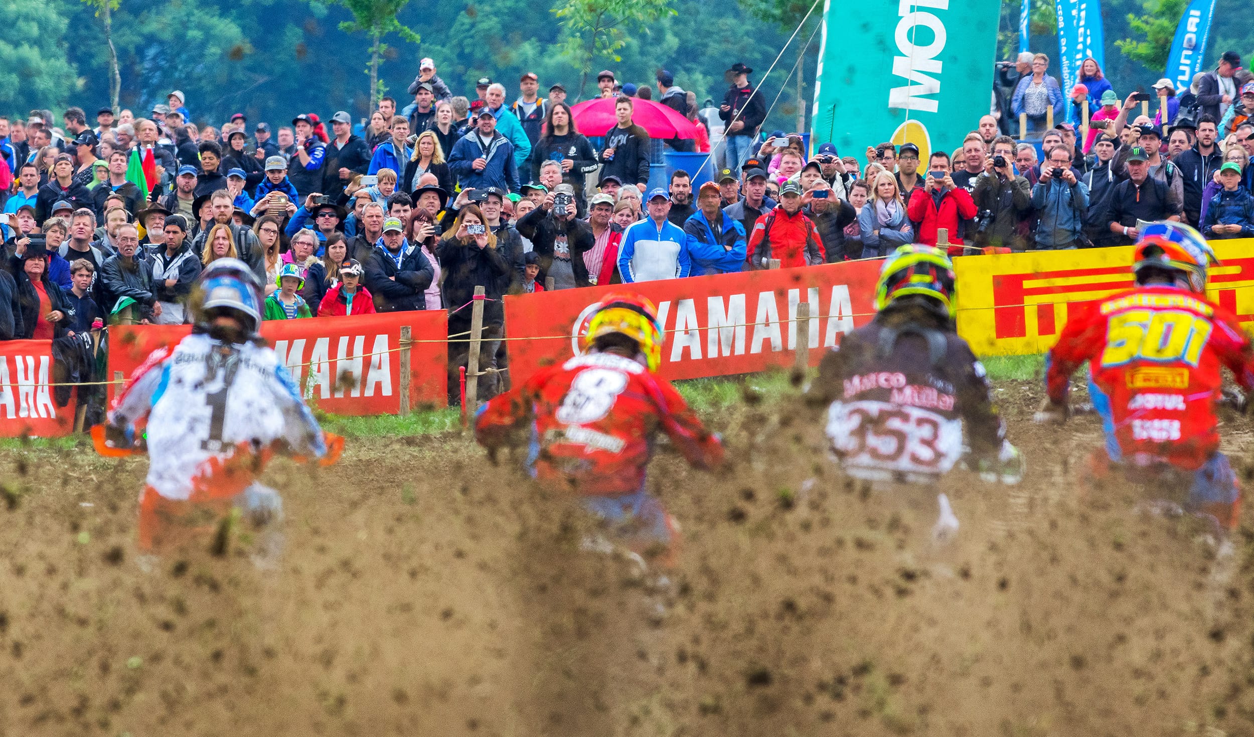 Die_Motoren_heulen_der_Staub_fliegt_Start_inter_mx_open_2.jpg