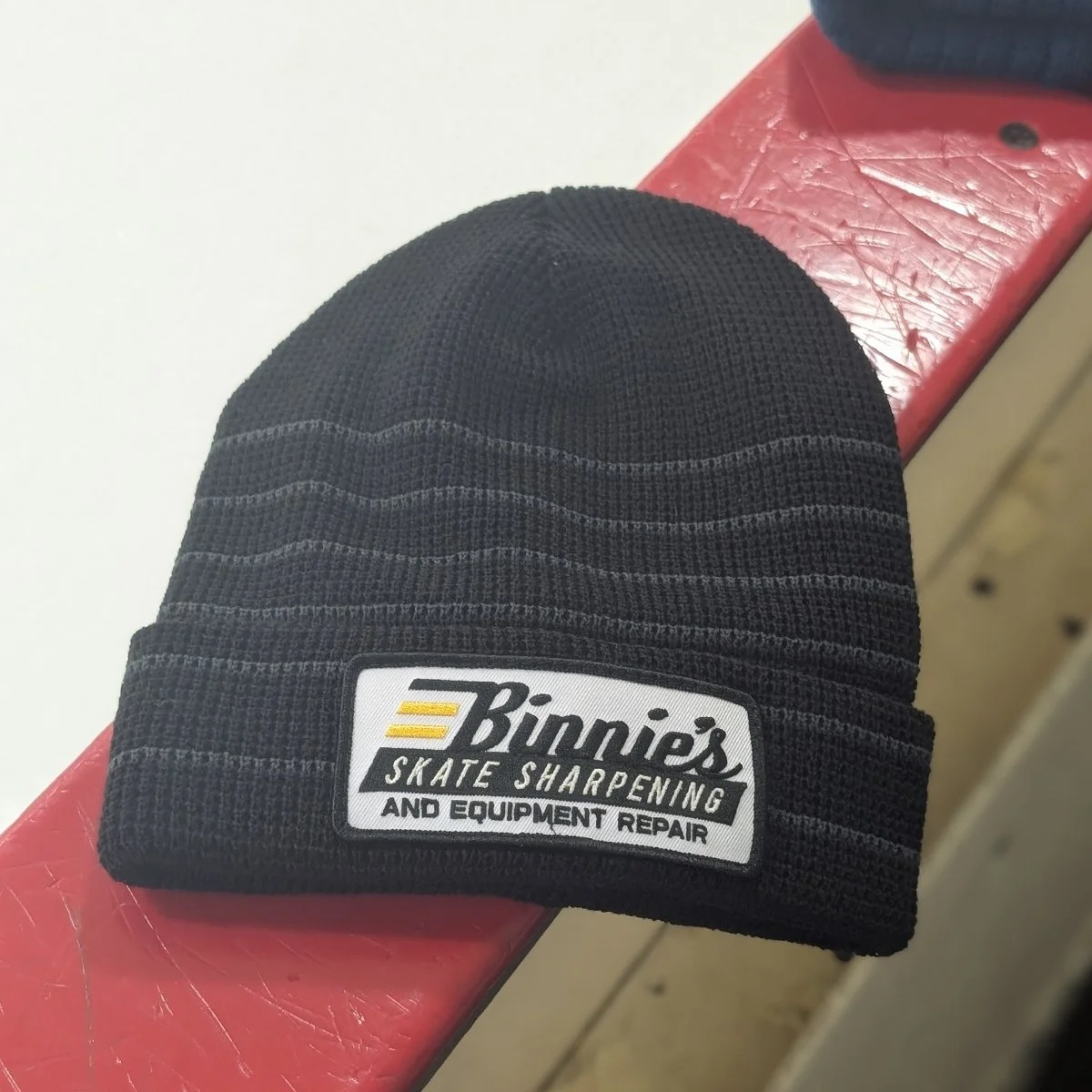 Binnie's Edge Waffle Knit Beanie - Black/Charcoal