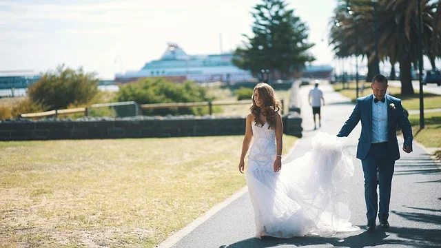 Bridal gown dry cleaning is an easy and safe method to clean your wedding dress.