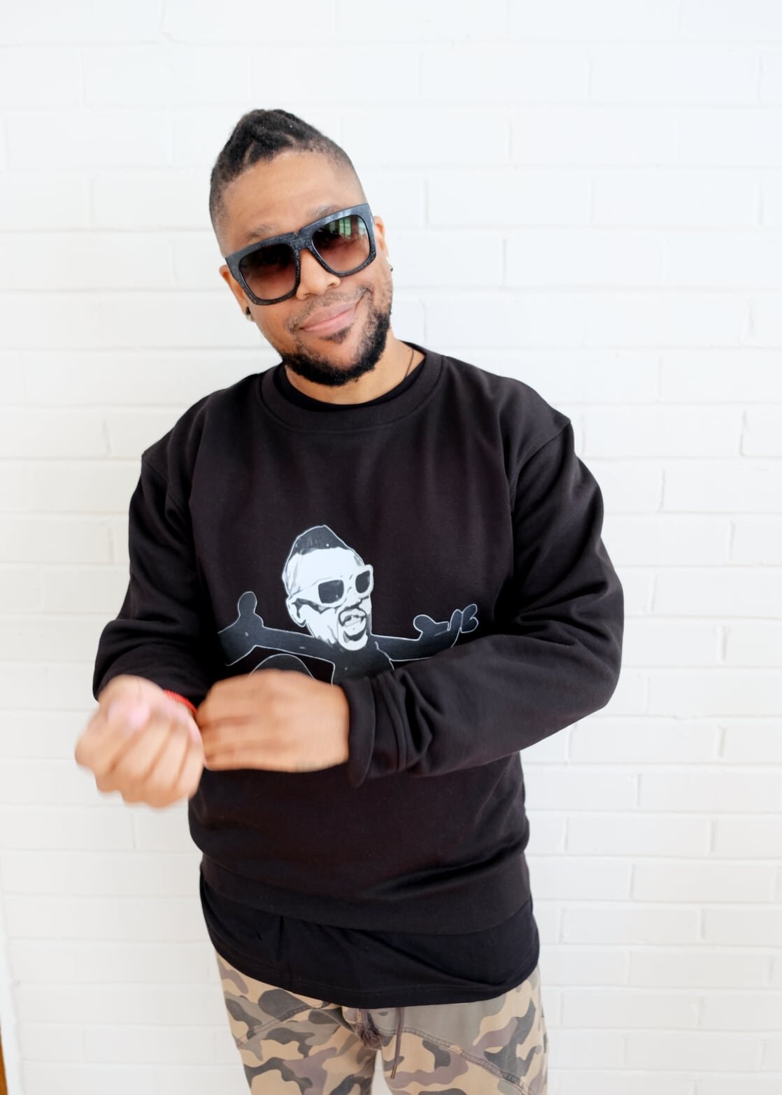 Felix crew neck 4@0.5x.jpg