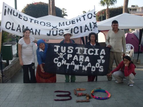 Familiares de las víctimas de contaminación por desechos tóxicos en Arica exigen justicia. Foto: 350.org/Flickr.