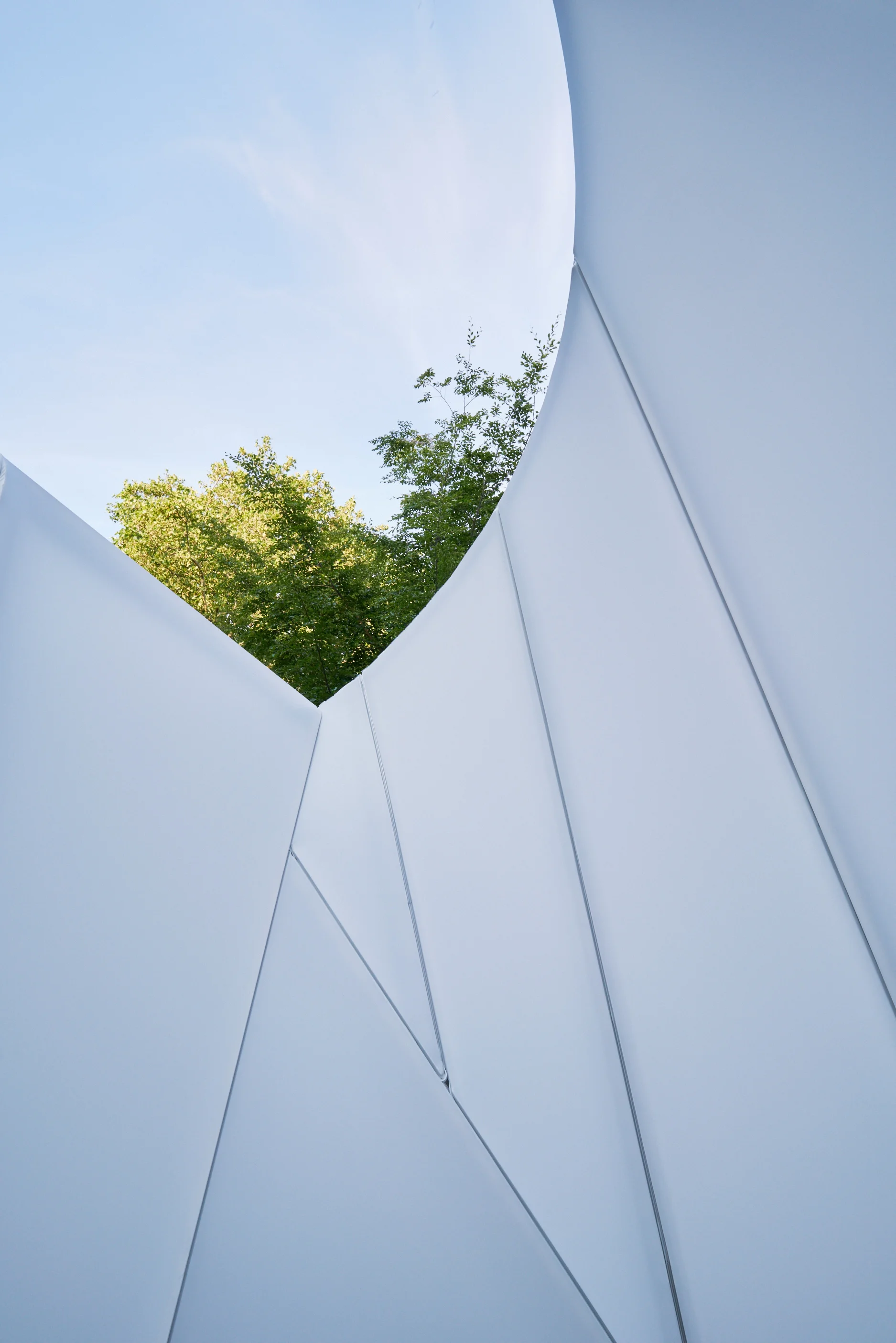 ArtNight18_InterauralContour_0278_Press.jpg