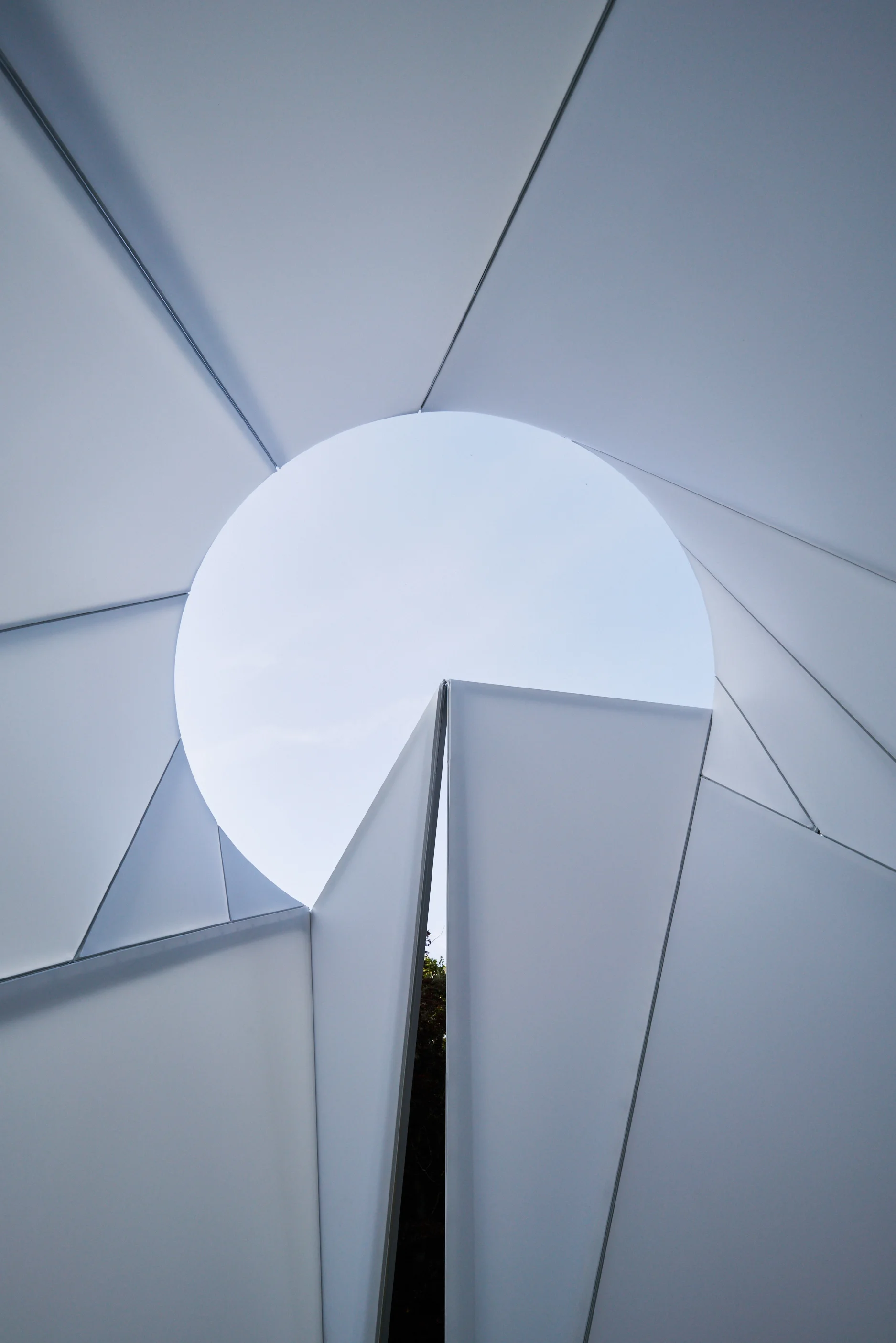ArtNight18_InterauralContour_0274_Press.jpg