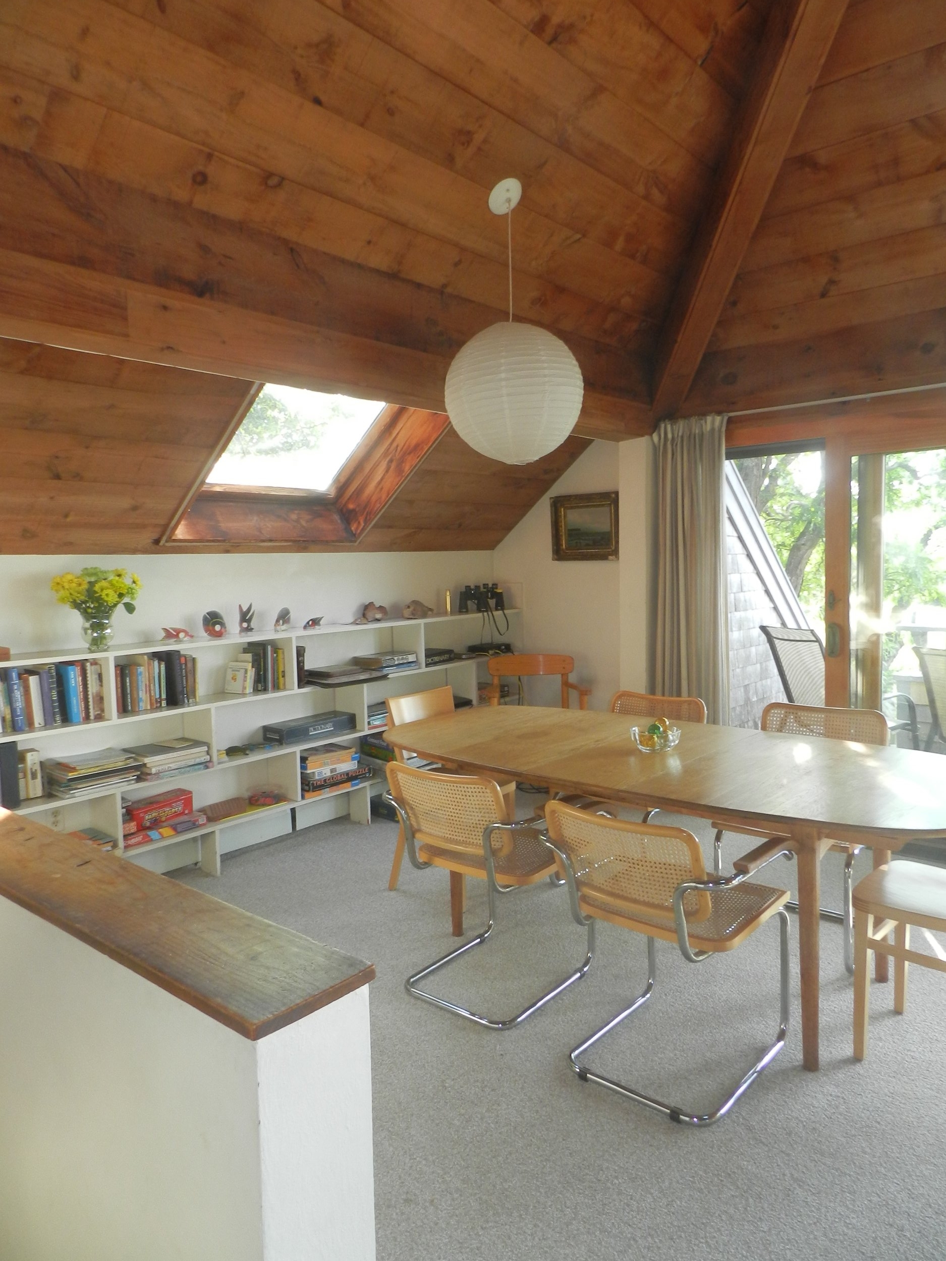  Driftwood dining area 