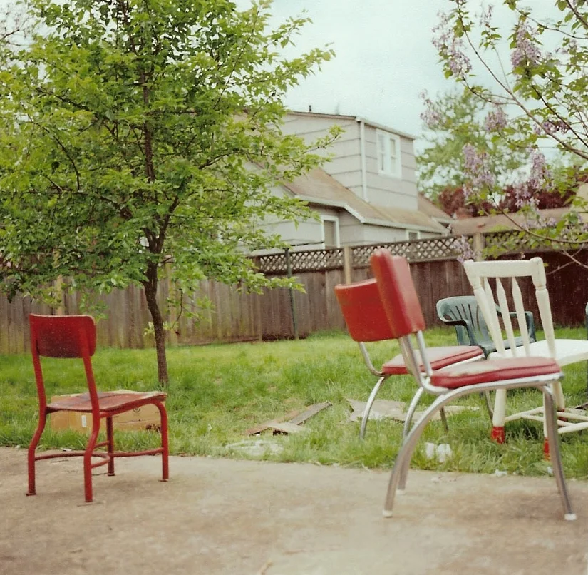 lonely chair 6943.jpg