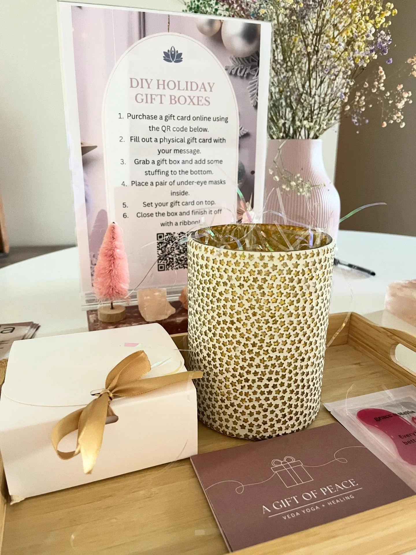 ✨ Make Your Own Holiday Gift Box ✨

Our DIY gift box station is set up at the studio, perfect for those moments when you need a thoughtful gift right now.

If I&rsquo;m in the studio, I&rsquo;m always happy to package your gift card for you. But if I