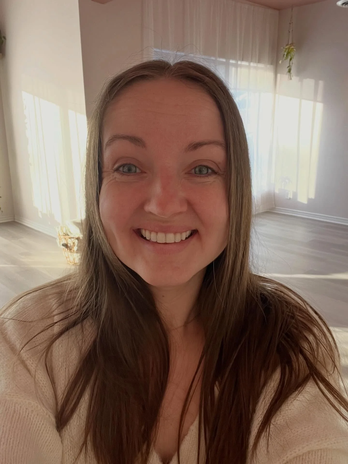 Hi! I&rsquo;m Sophie 👋🏼

I wanted to share a little about my journey, especially for those who may be new around here.

I found yoga when I was 16, looking for relief from scoliosis pain (shameless plug for our Alleviate class!). What I didn&rsquo;