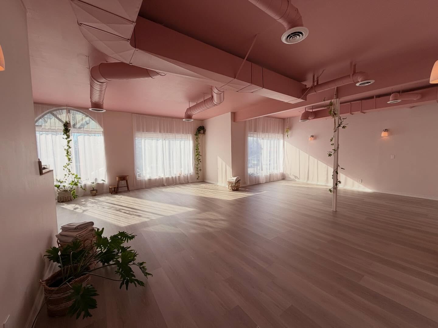 Just a few more weeks of our Winter schedule, and then we will be moving into our Spring schedule on March 16th ☀️